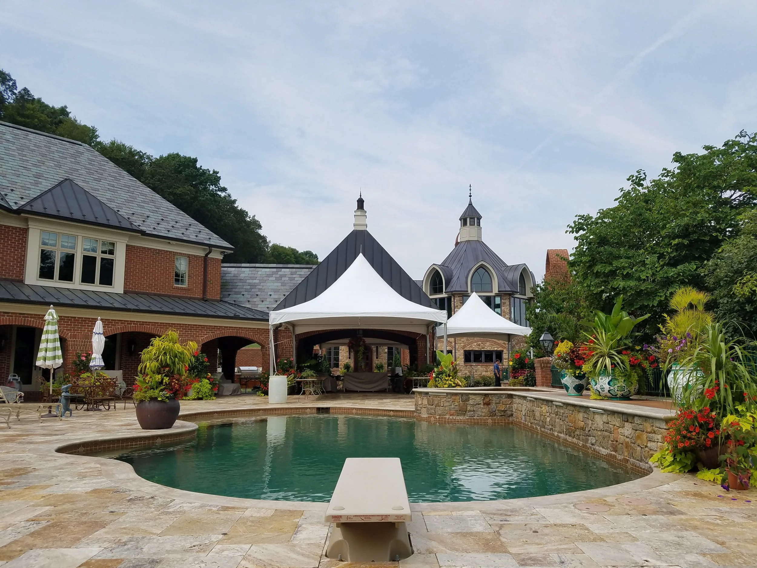 Host the Perfect Outdoor Event With These 3 Great Tips