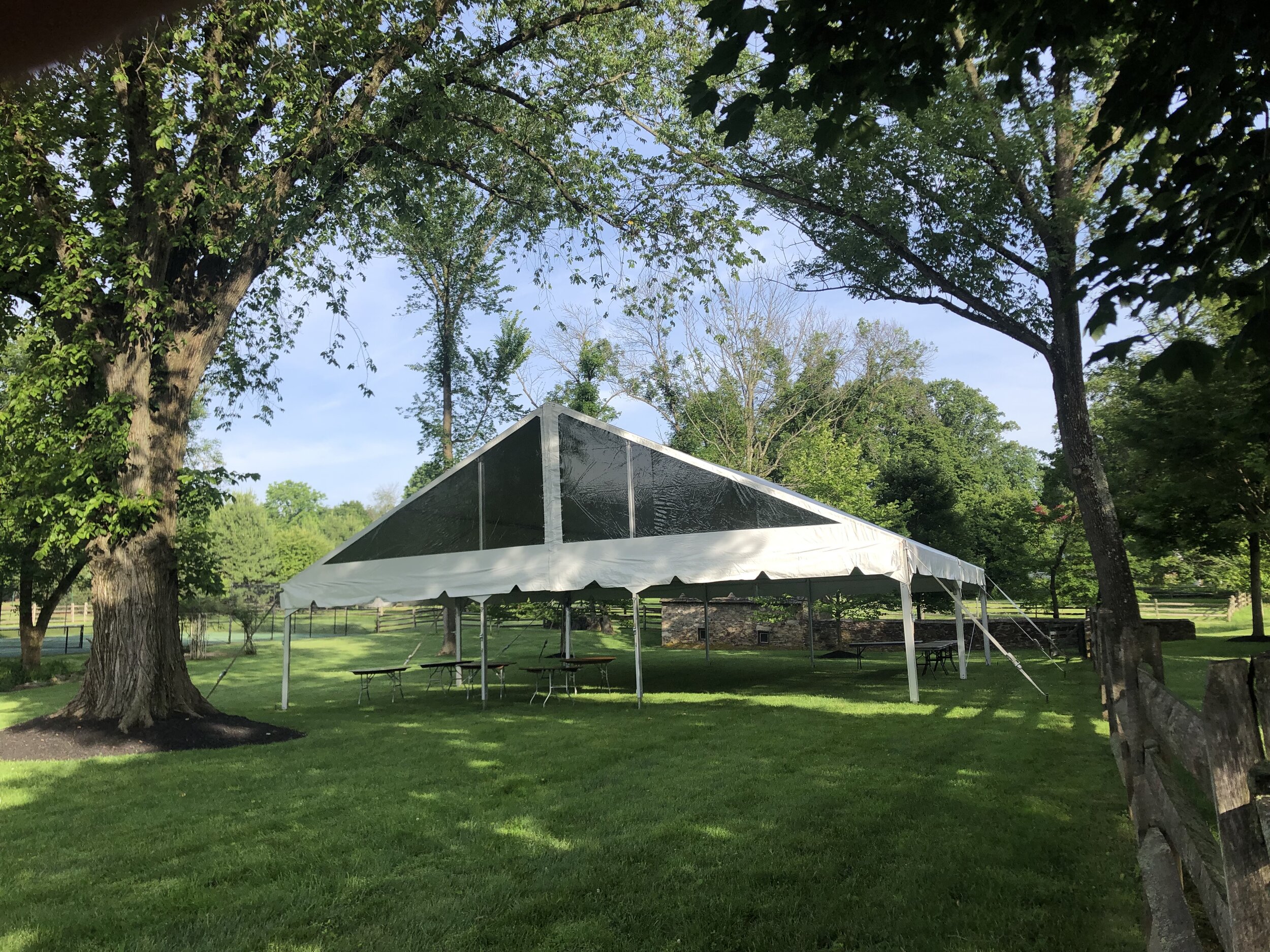 40x40 frame tent with clear end