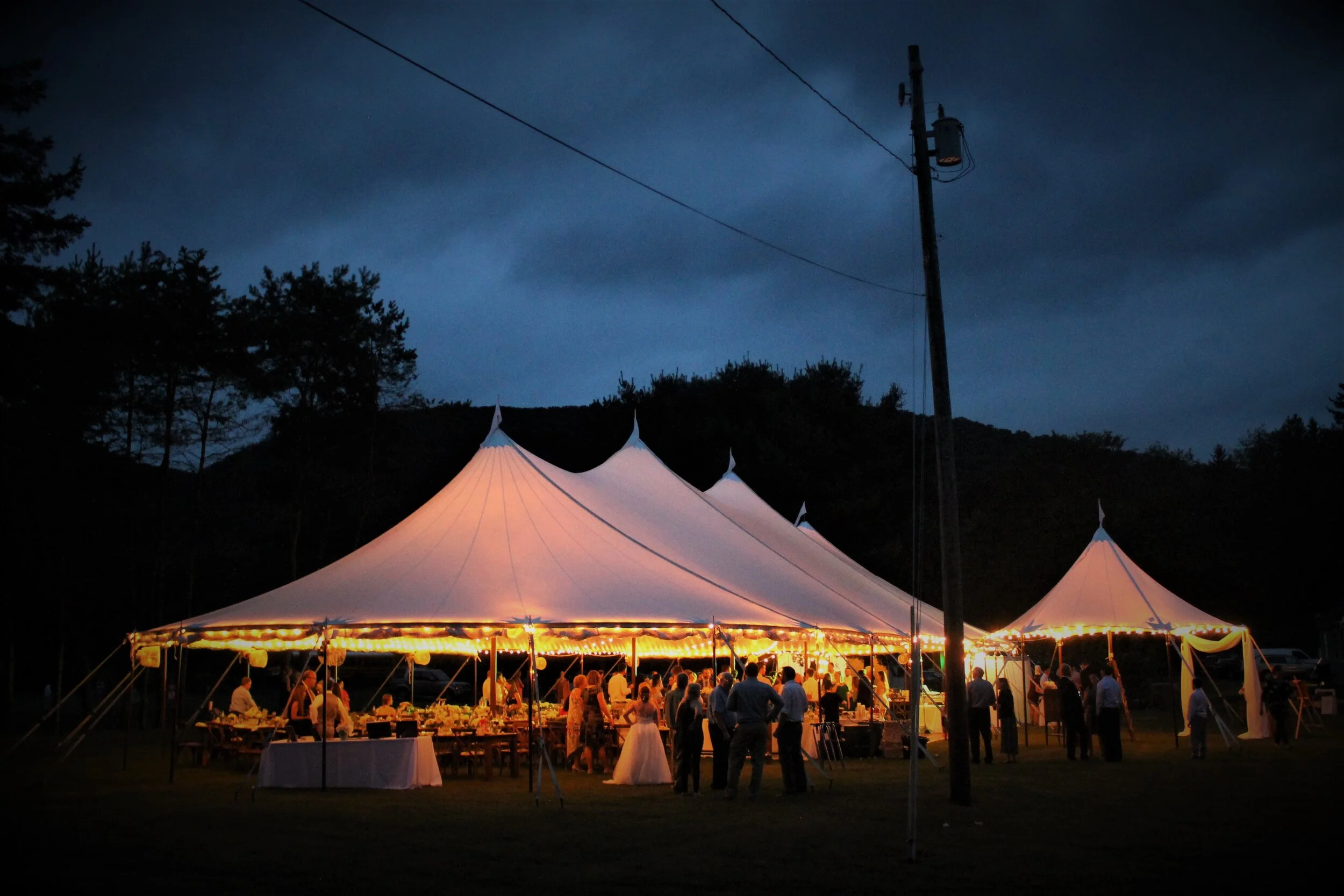 3 Top Reasons to Rent a Sailcloth Tent