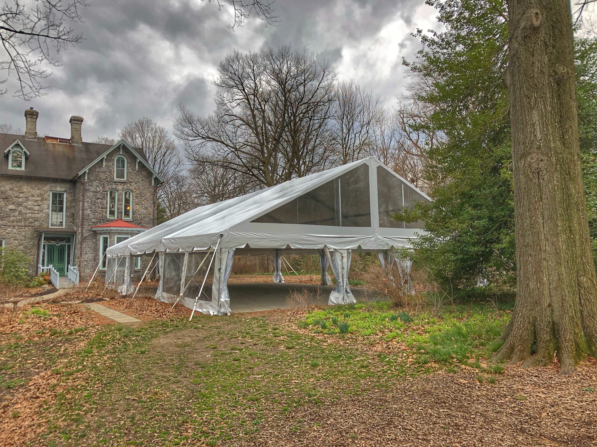 Outdoor dining tent