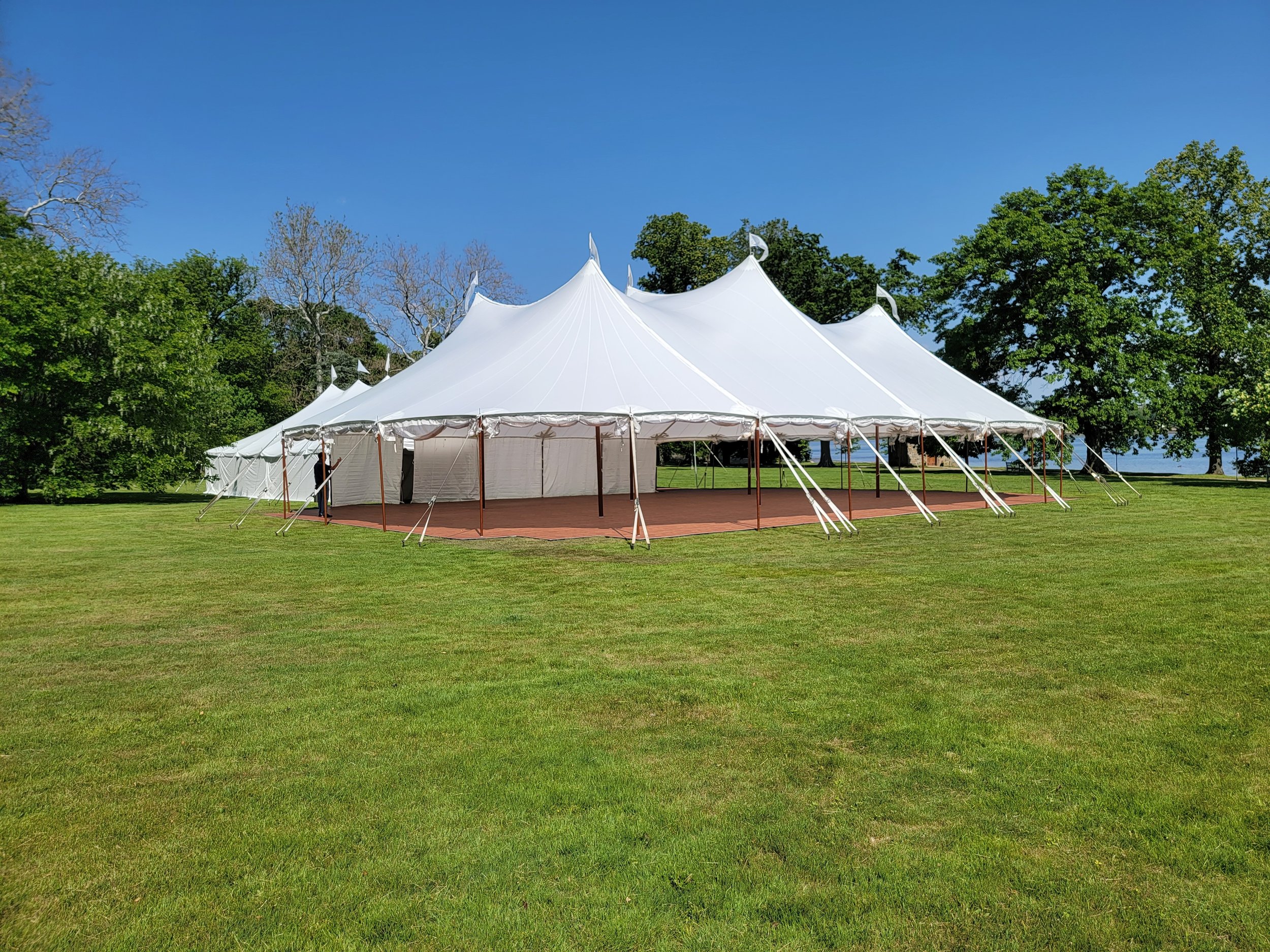59x78  sailcloth tent