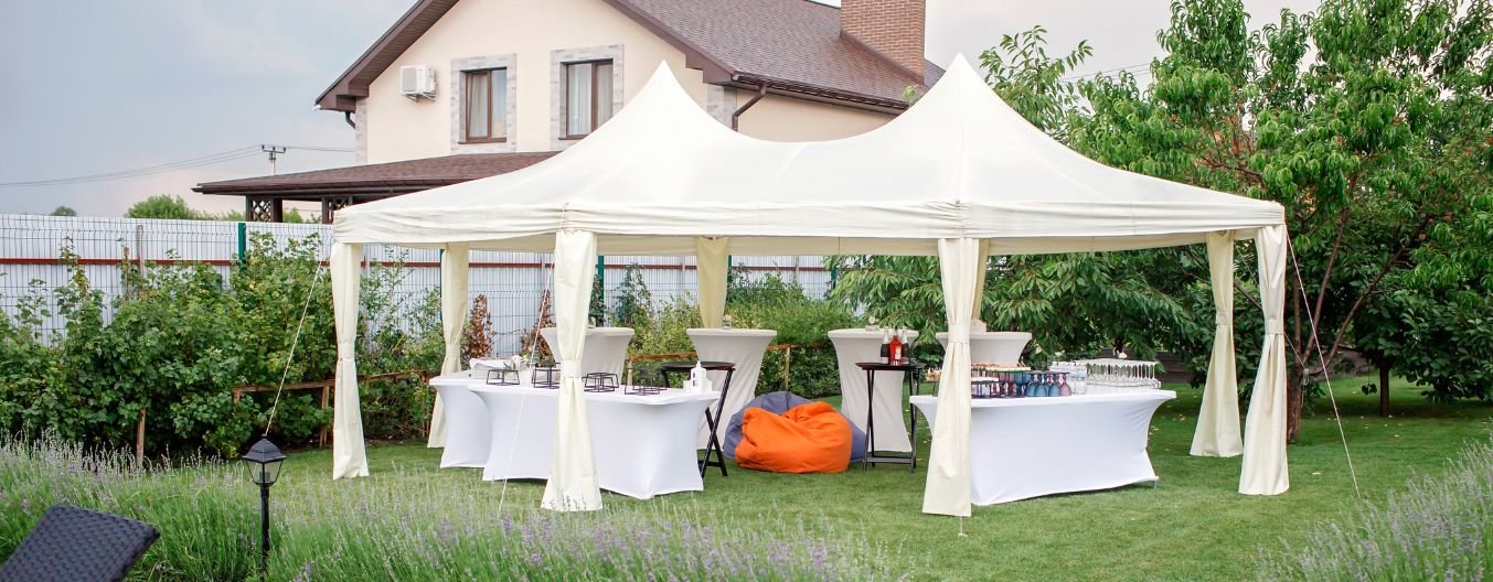 The Benefits of a Tent for an Engagement Party in Any Season