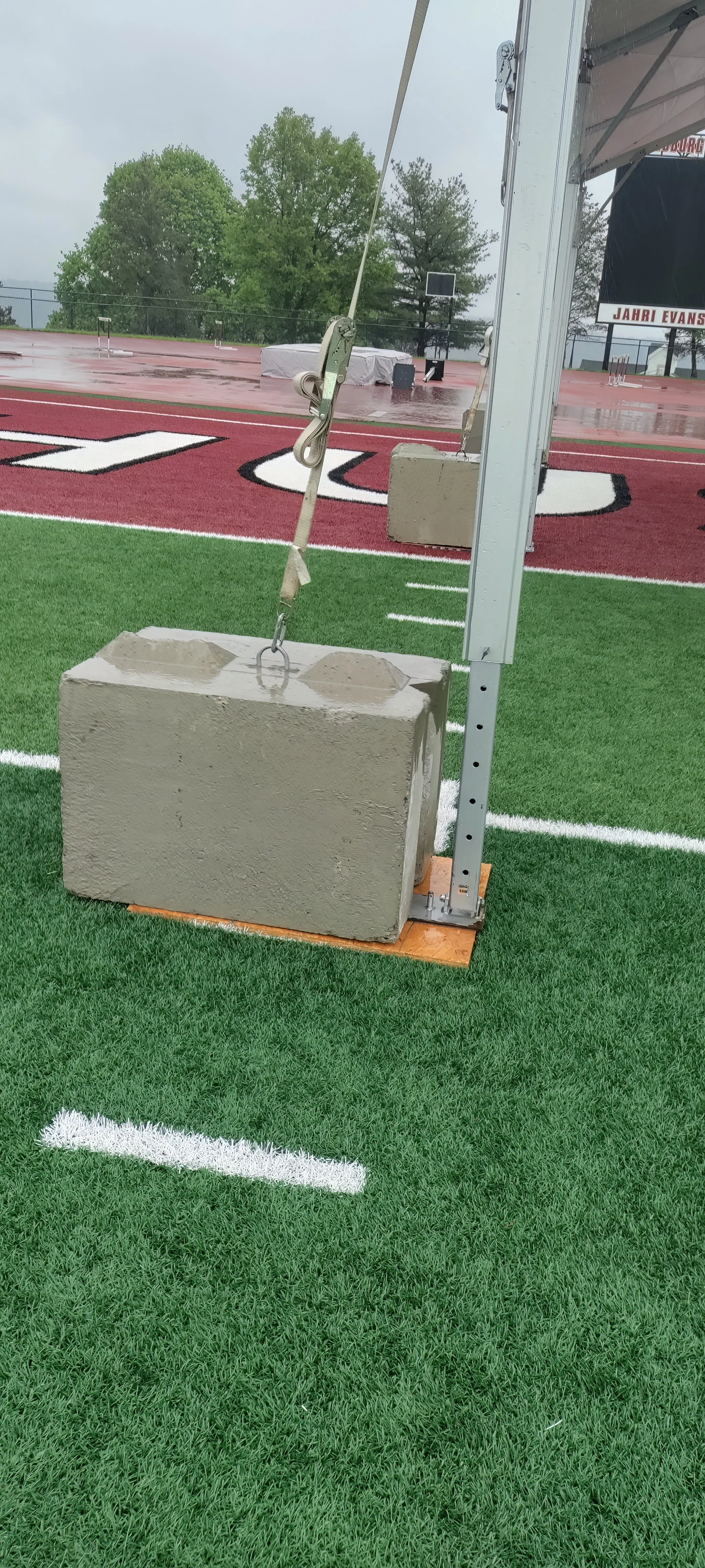 1,600-pound mafia block concrete weights