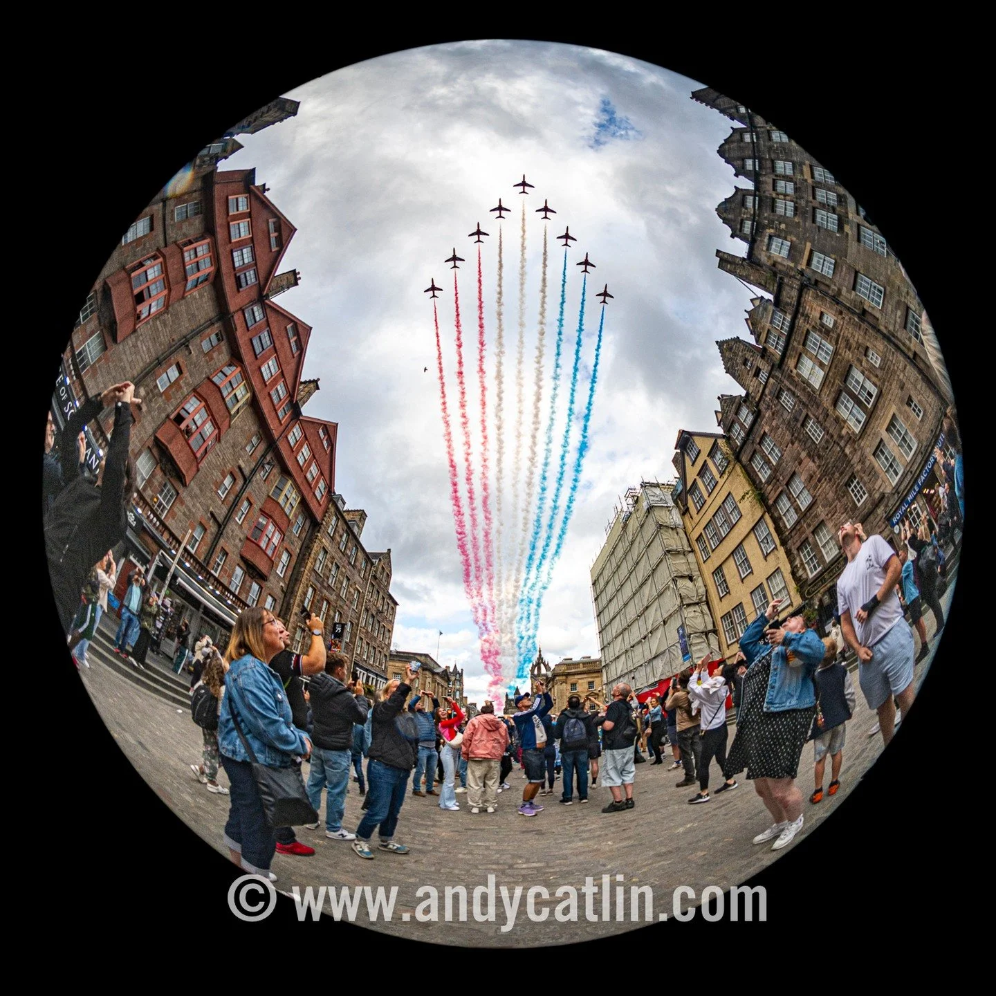 The @rafredarrows flew over @edinburghtattoo tonight. Discuss.