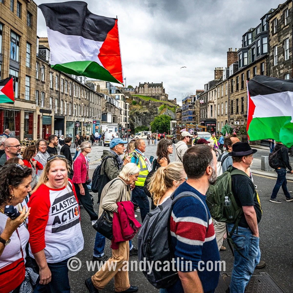 After another depressing week of senseless cruelty and political cowardice, it was good to join today's Time to Take Action protest march to Bute House 🇵🇸 Photo album &gt; https://andycatlin.myportfolio.com/time-to-take-action-30-august-2025