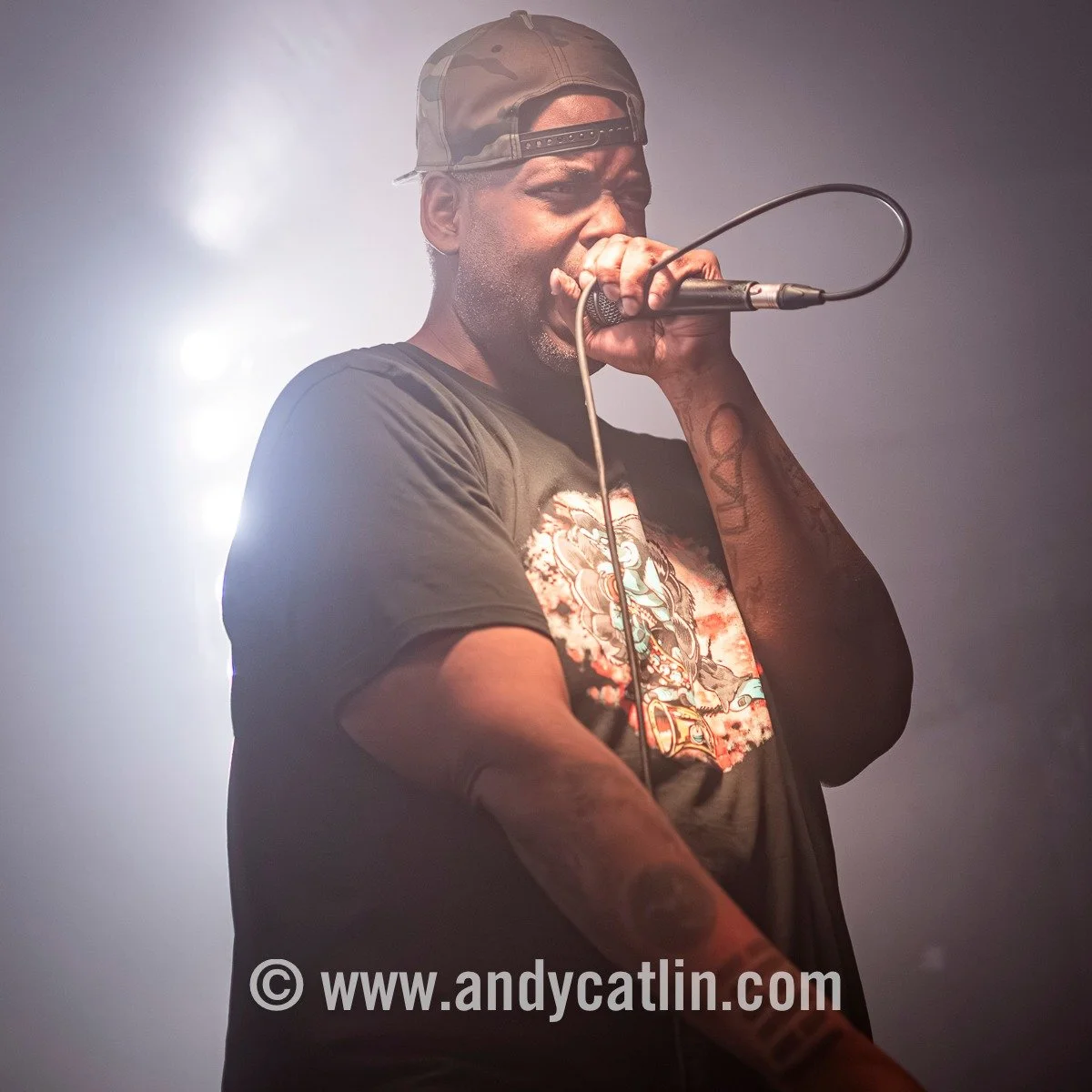 Indecent amount of fun for a Tuesday night with amazing beats'n'rhymes from Cannibal Ox @vastaire2090 + Double A.B. + @jayhillraps at @sneakypetesclub 👏 Photo album &gt; https://andycatlin.myportfolio.com/cannibal-ox-double-ab-jay-hill-21-october-20