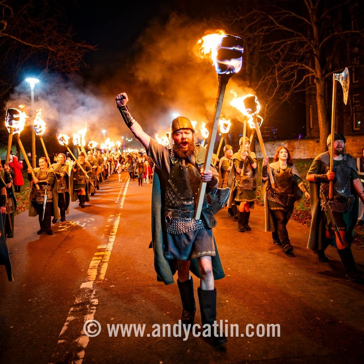 Tonight's Torchlight Procession got @edhogmanay off to a flying and fiery start (eyebrows can grow back, right?) 🔥 Photo album > https://andycatlin.myportfolio.com/torchlight-procession-29-december-2025