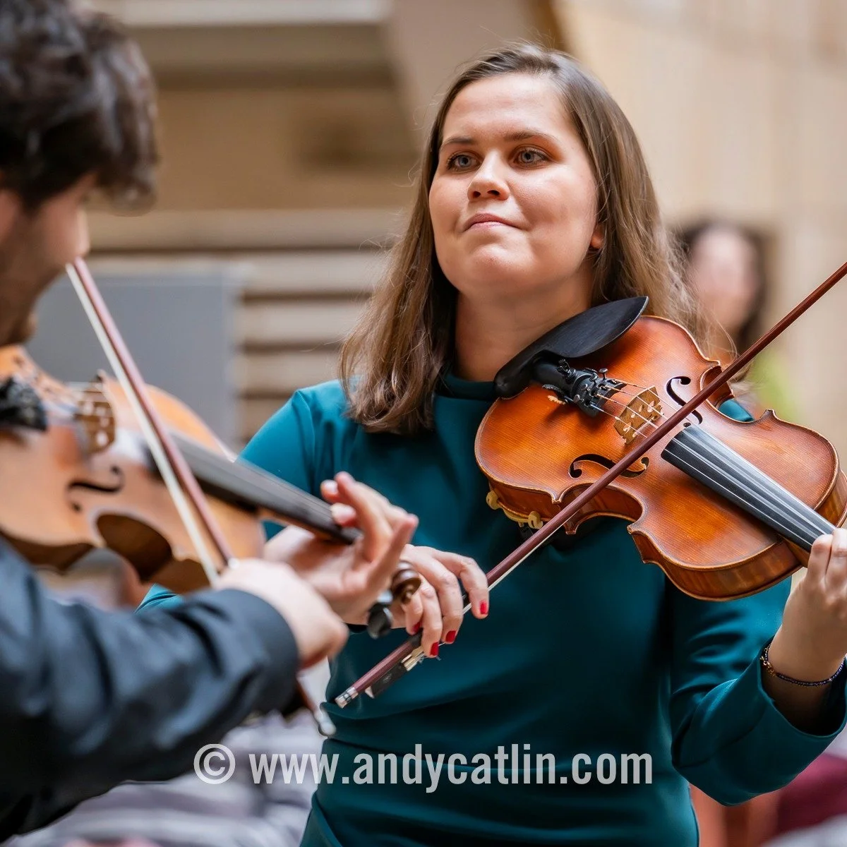 Lovely wee set today from @kristinaleesikmusic + @seamus_obaoighill at @nationalmuseumsscotland in partnership with @livemusicnowscotland 👏 More free live music coming up &rarr; https://www.nms.ac.uk/events/live-music-mondays 
&bull;
&bull;
#edinbur