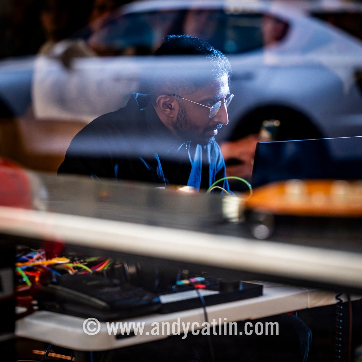 Unique instruments, live coding and near-psychic musical communication at tonight's @wavetable_ed #51 at @fruitmarketgallery with top drawer sets from @haftormedboe + @konwiz1 with @shankarsaanthakumar and @goudawouda 👏 Photo album > https://andy