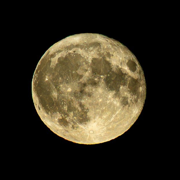 Had to climb Jacob's Ladder to find tonight's full Blue Micromoon over #Edinburgh - the next one in the UK won't be until 2066 so it seemed worth the effort 🌝