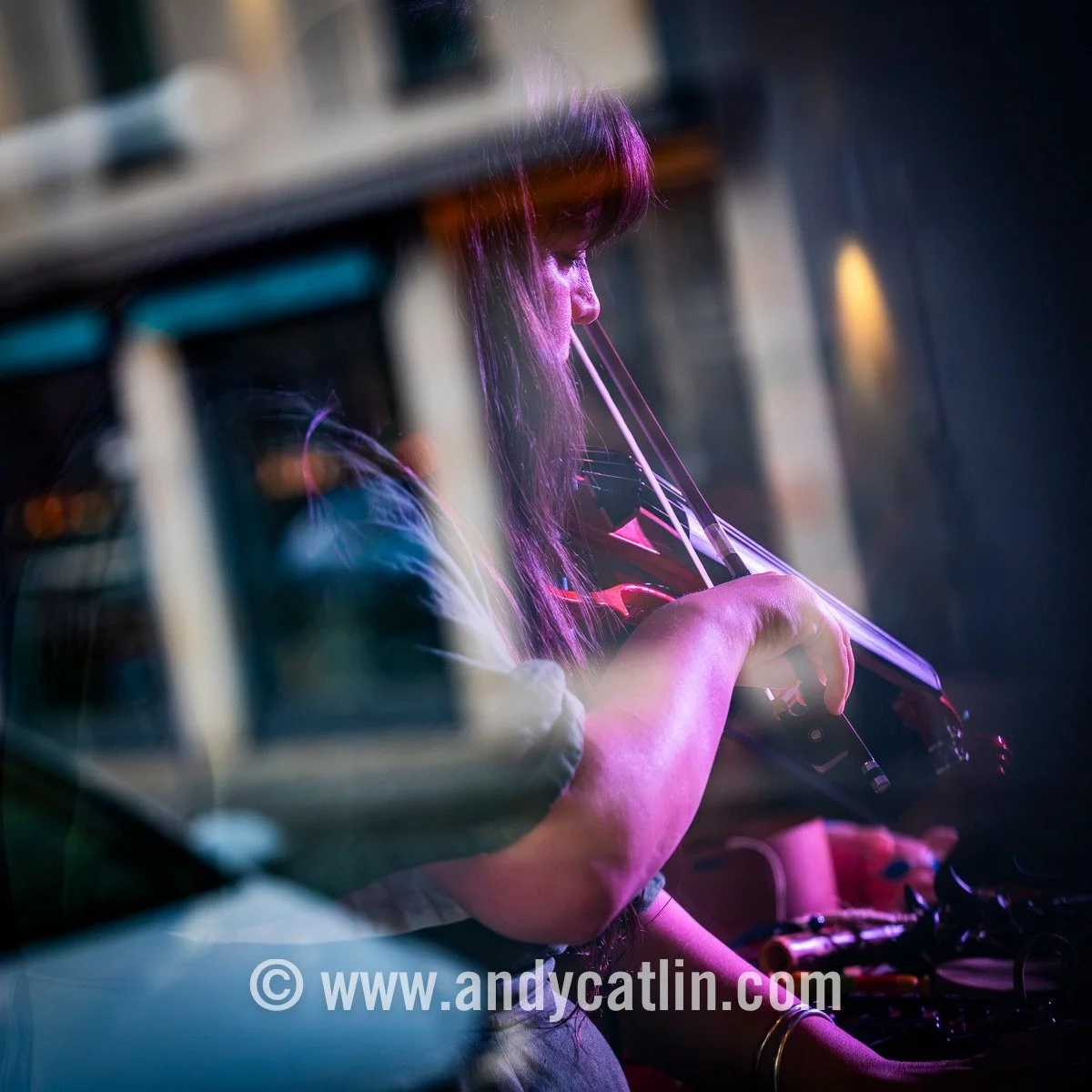 Another great night at @wavetable_ed #53 with joyful adventures in sound from @jpwaksman + @bell.lungs + @forloveofambient at @fruitmarketgallery 👏 Photo album > https://andycatlin.myportfolio.com/wavetable-53-17-july-2026
