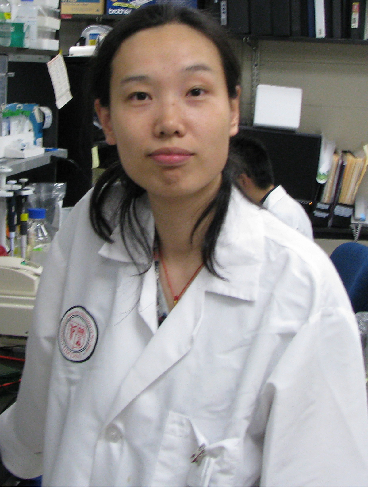 Dan Shao, PhD Email Dan 2014-Present: Acting Instructor, UW 2012-2014 Postdoctoral Fellow, Rutgers NJMS 2007-2012 PhD Student: Department of Cell Biology and Molecular Medicine, UMDNJ Research Interests: Redox regulation in the heart