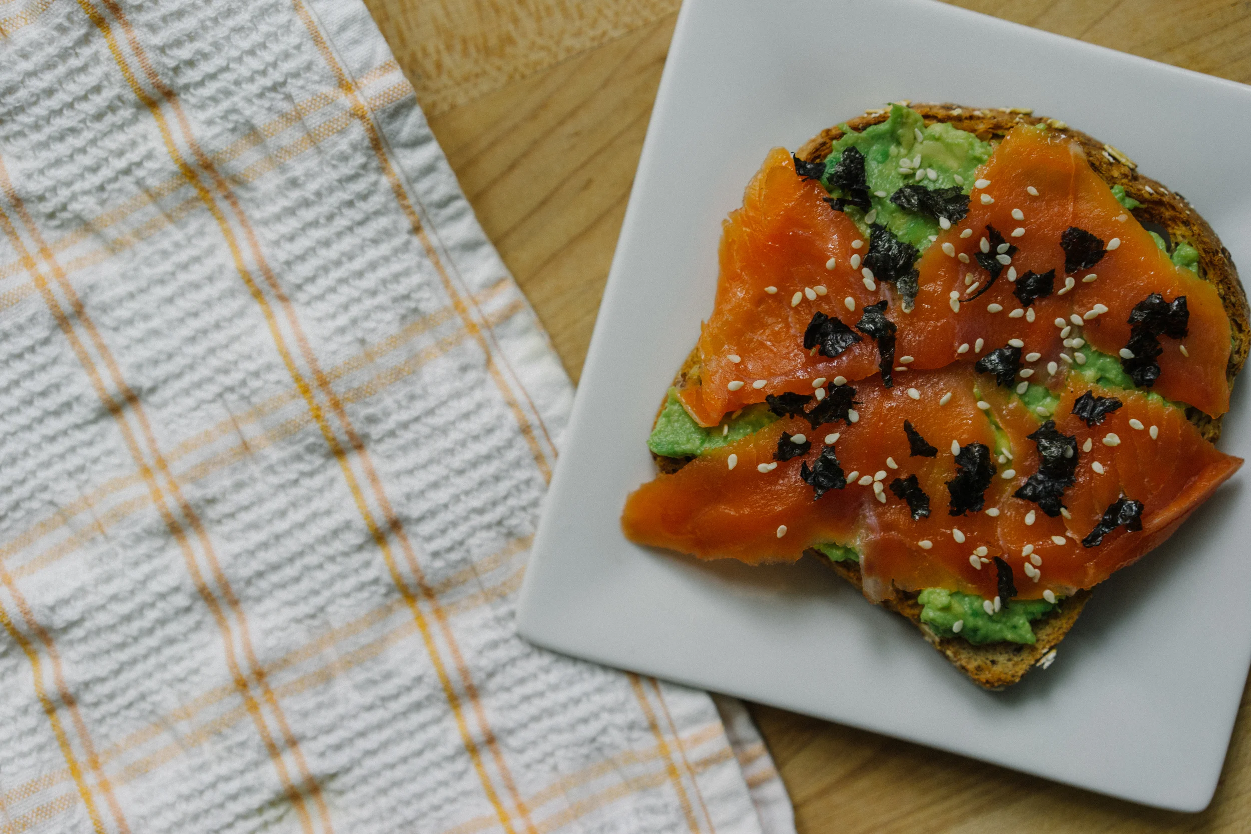 SalmonAvocadoToast.jpg