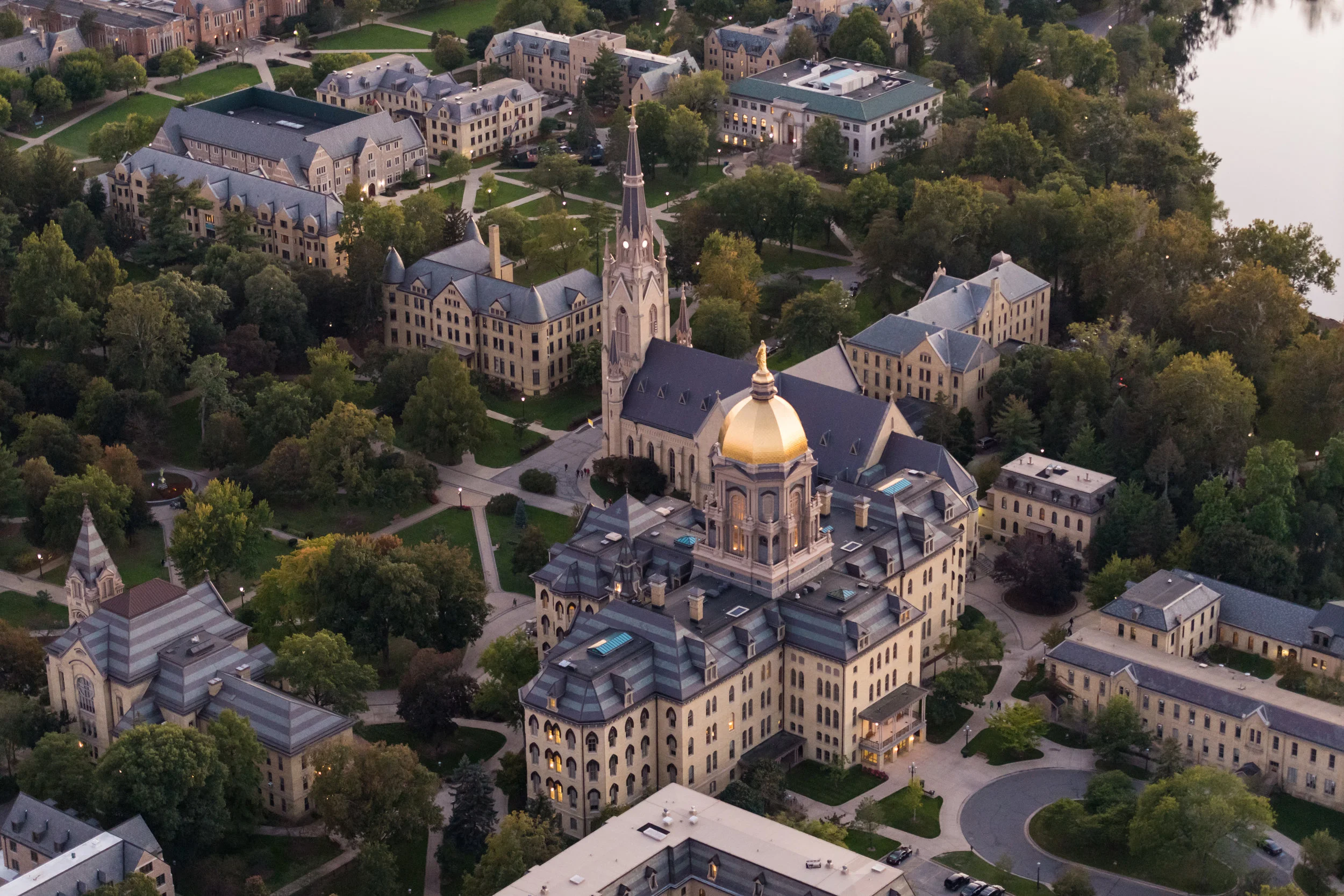 UNIVERSITY OF NOTRE DAME