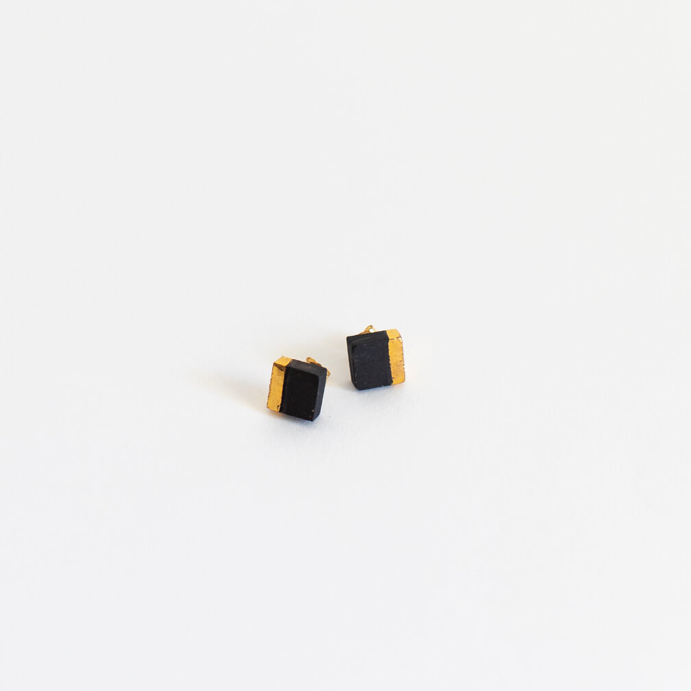  Metallic edge studs- black clay&nbsp;3/8″ square 