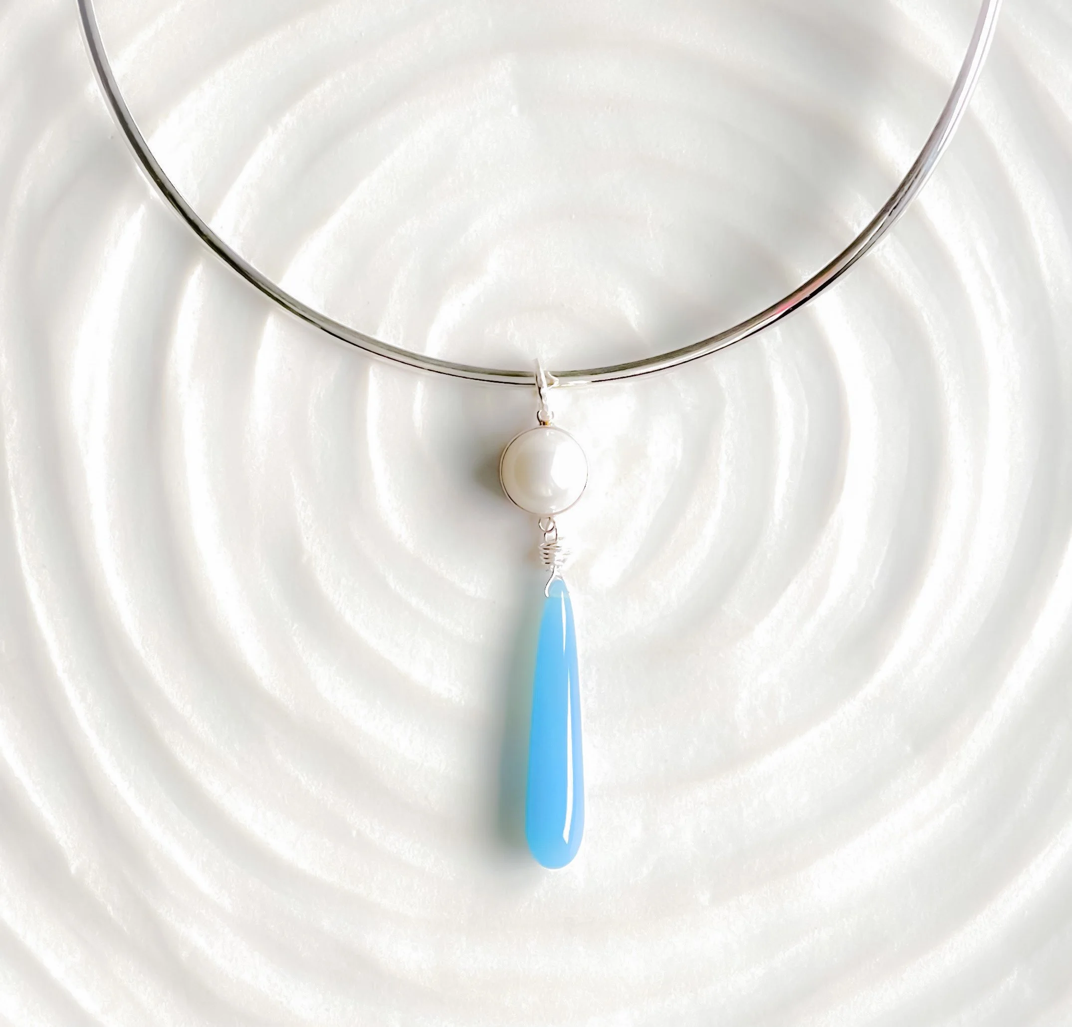 FRESH WATER PEARL AND CHALCEDONY DROP NECKLACE