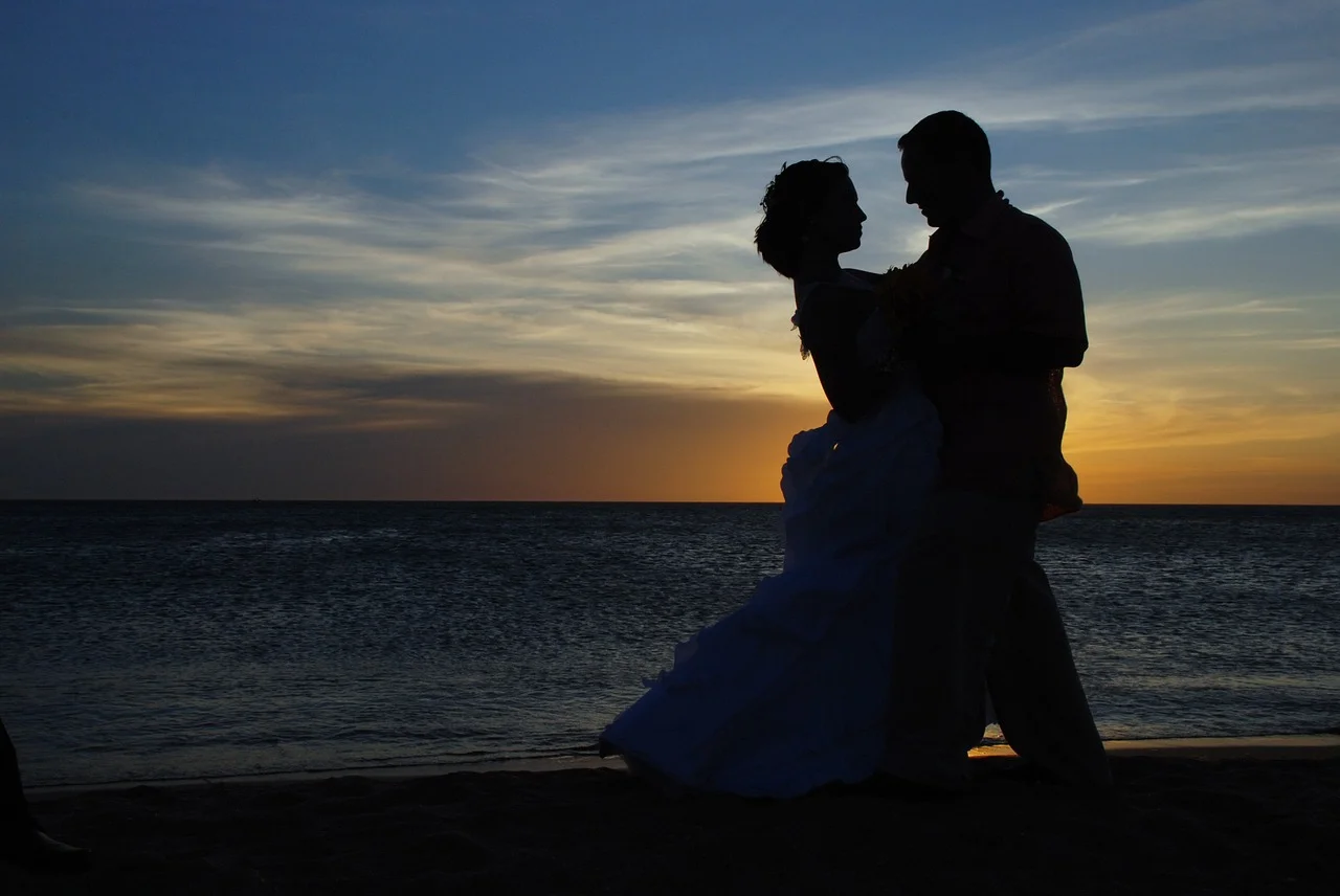 couple-1427863_1280.jpg