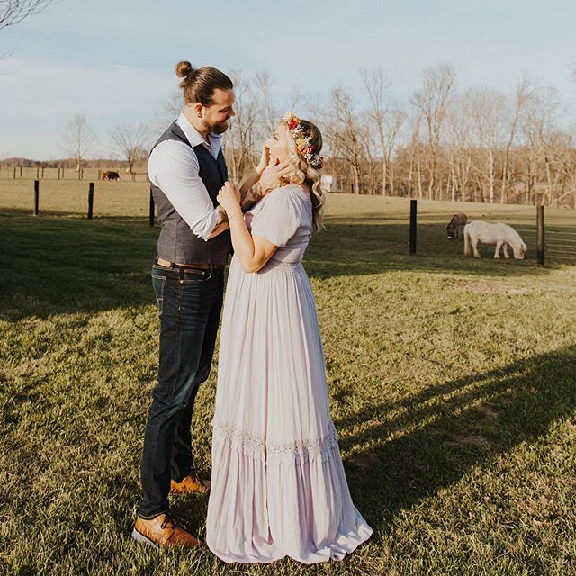 Such a sweet first look with Billy + Anna (and a couple of mini horses...) oh Tennessee, you&rsquo;re something special 😂
.
.
.
#firstlookwedding #firstlook #elopementcollective #eloped