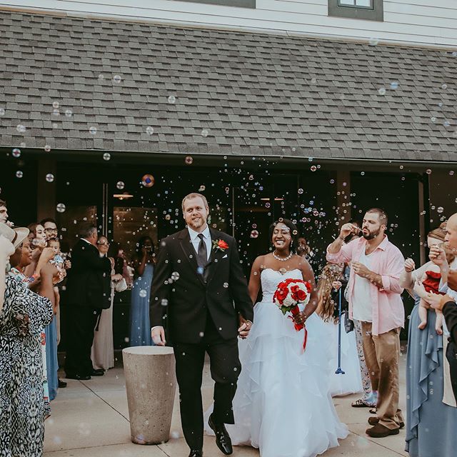 How fun is this bubble exit at Angela and Mark&rsquo;s wedding?? A fun alternative to a sparkler exit and candidly MUCH easier to photograph 😂 This is definitely top on my list of recommendations for all couples!⠀
.⠀
.⠀
.⠀
#weddingexit #trendyweddin