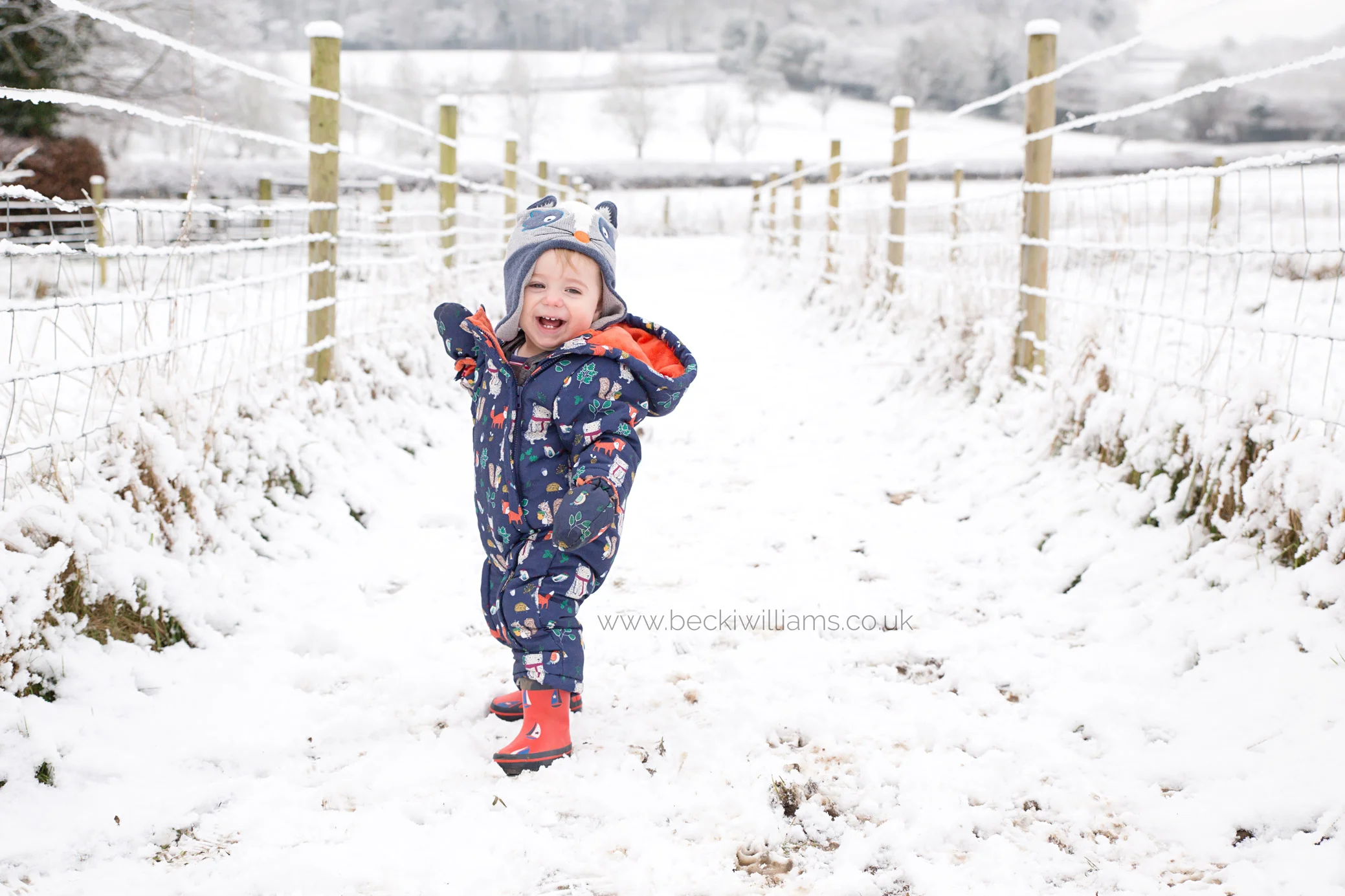 baby-photography-hemel-hempstead-boy-in-snow-outdoor