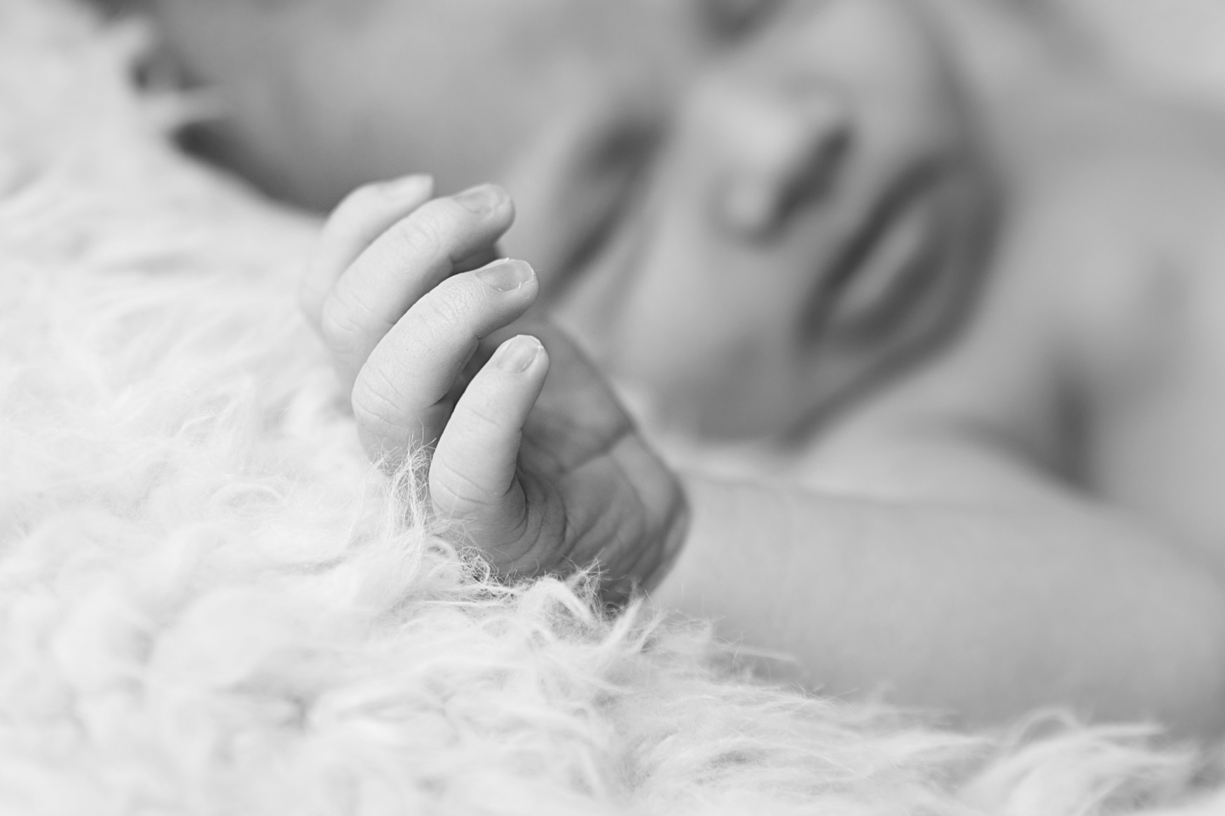 newborn-photography-hemel-hempstead-Albie-asleep-posed-details-hand