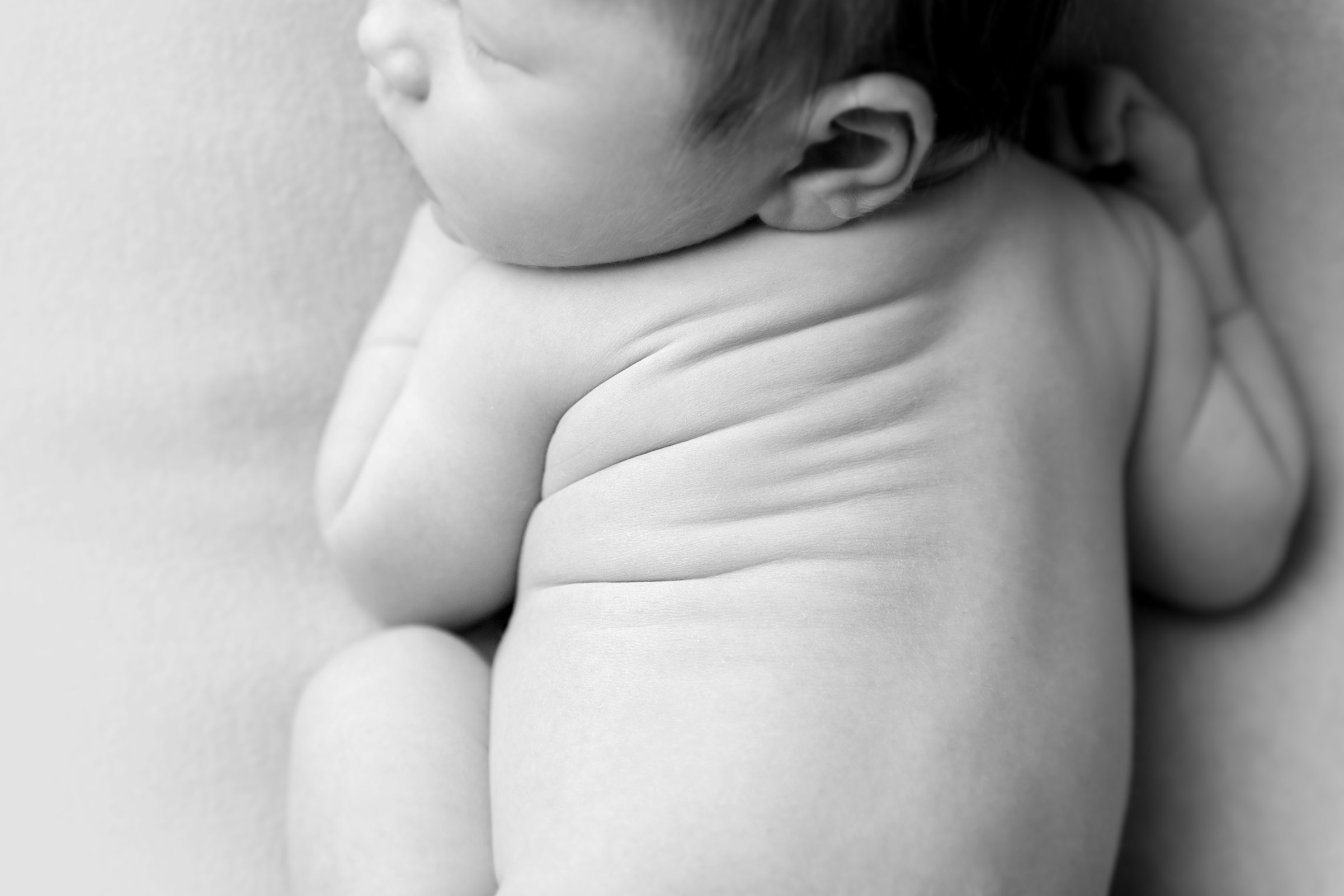 newborn-photography-hemel-hempstead-Albie-asleep-posed-details-rolls