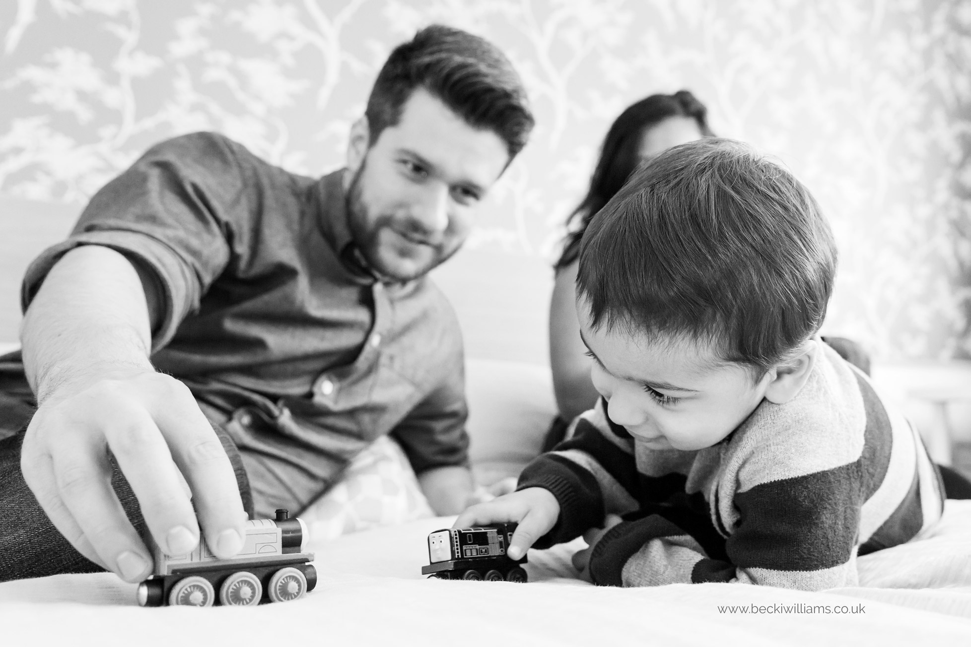 lifestyle-baby-photography-hemel-hempstead-dad-son-trains