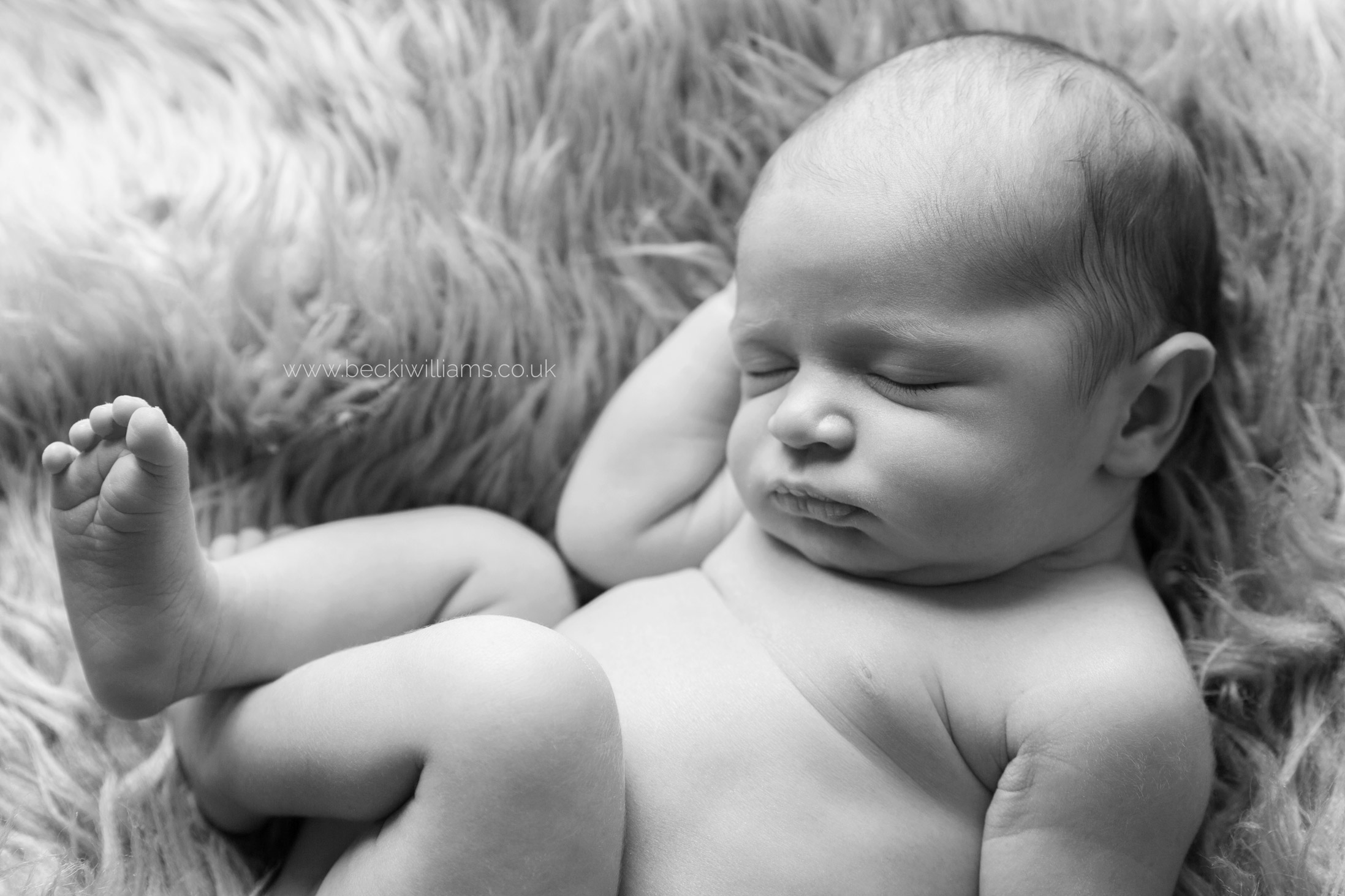 newborn-photo-shoot-hemel-hempstead-black-and-white-natural.jpg