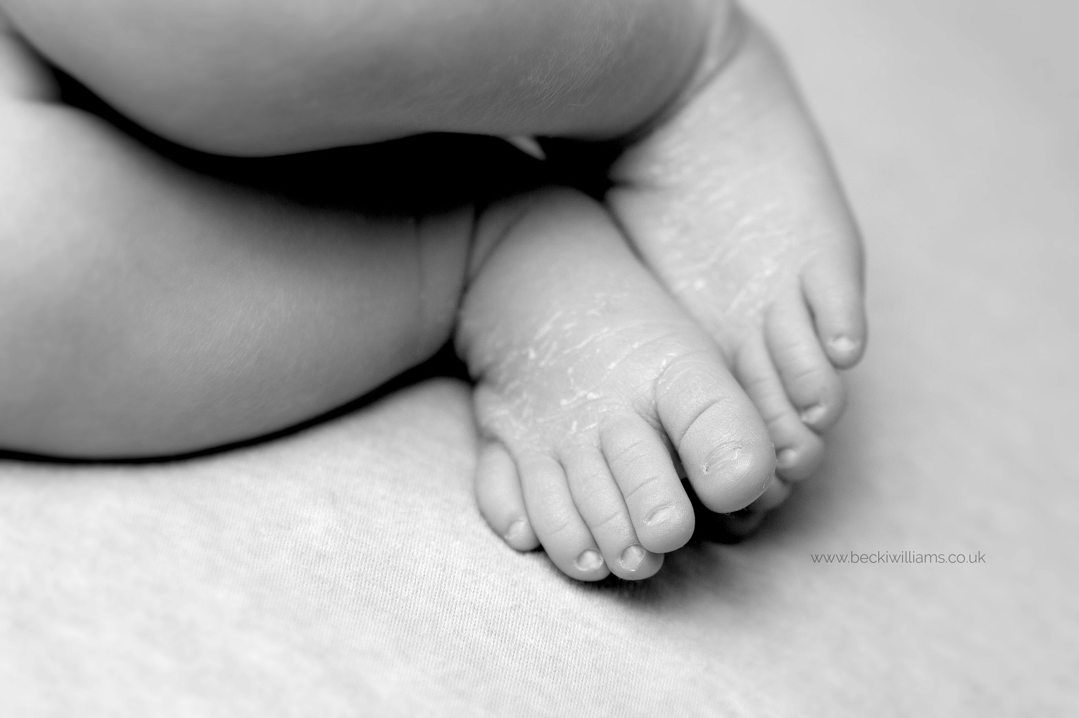 newborn-photography-berkhamsted-toes.jpg