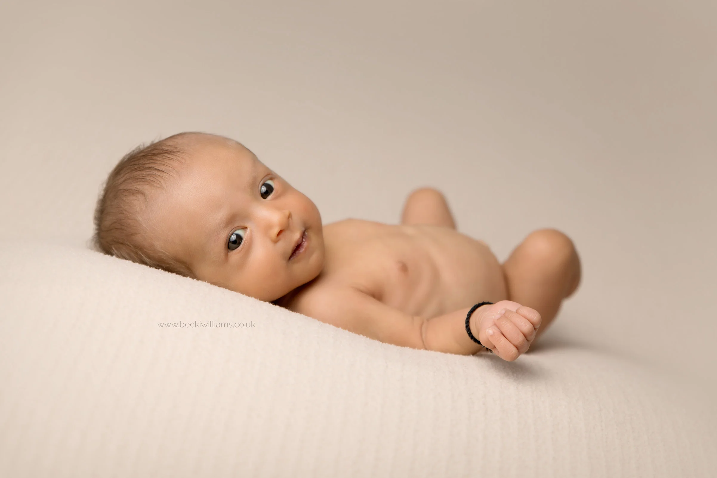 photographer-in-hemel-hempstead-newborn-baby-2.jpg