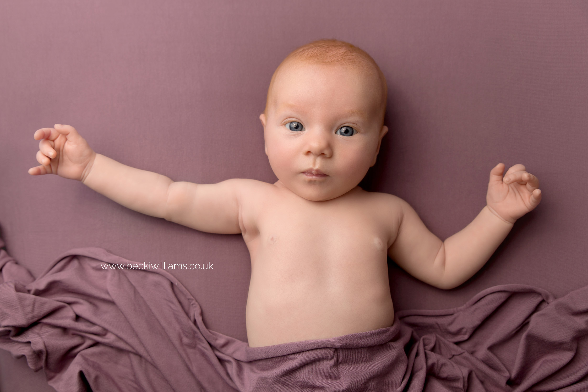 newborn-photographer-in-hertfordshire-awake-natural-baby.jpg