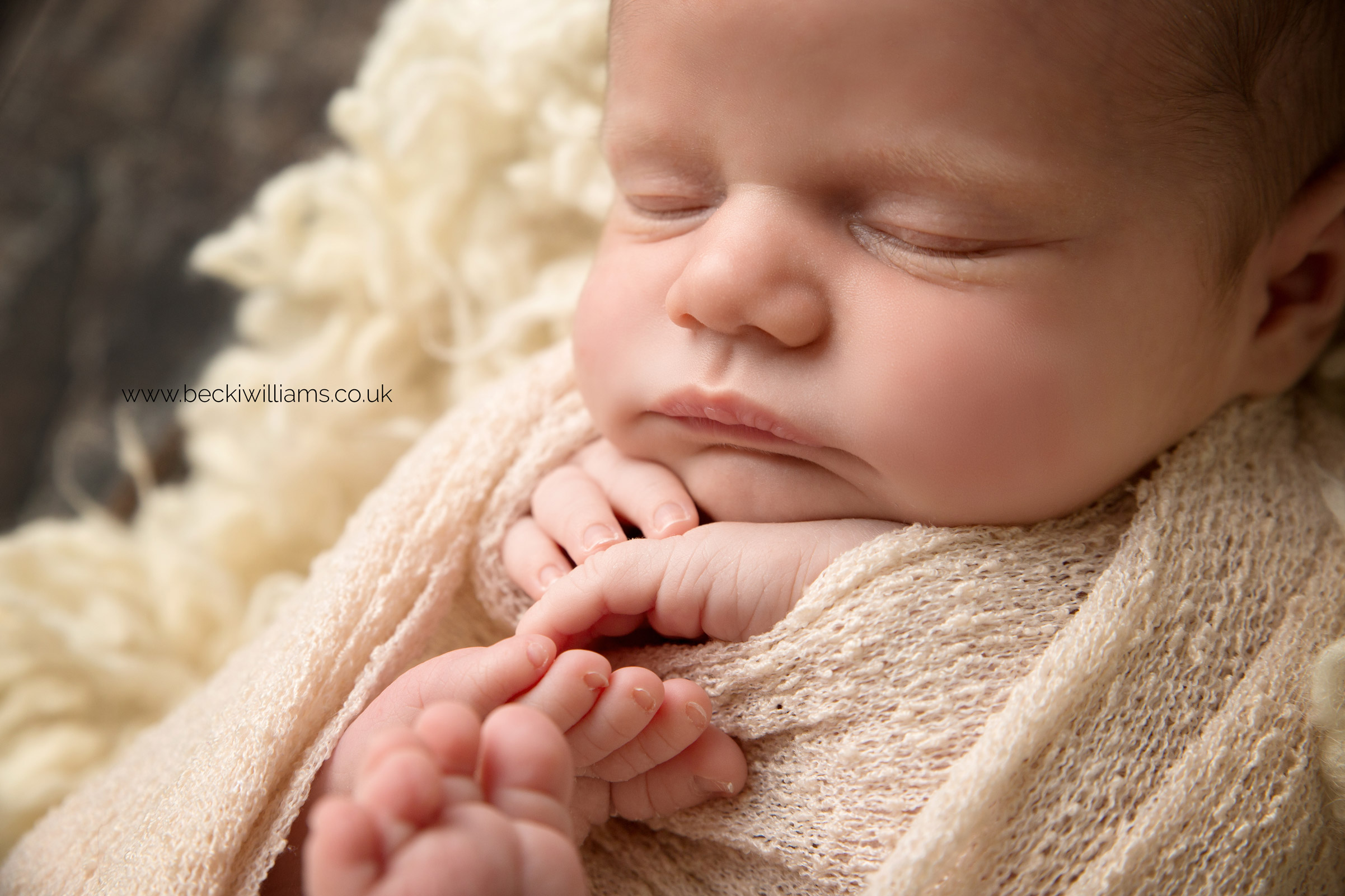 photographer-in-hemel-hempstead-newborn-baby-girl-asleep-9.jpg