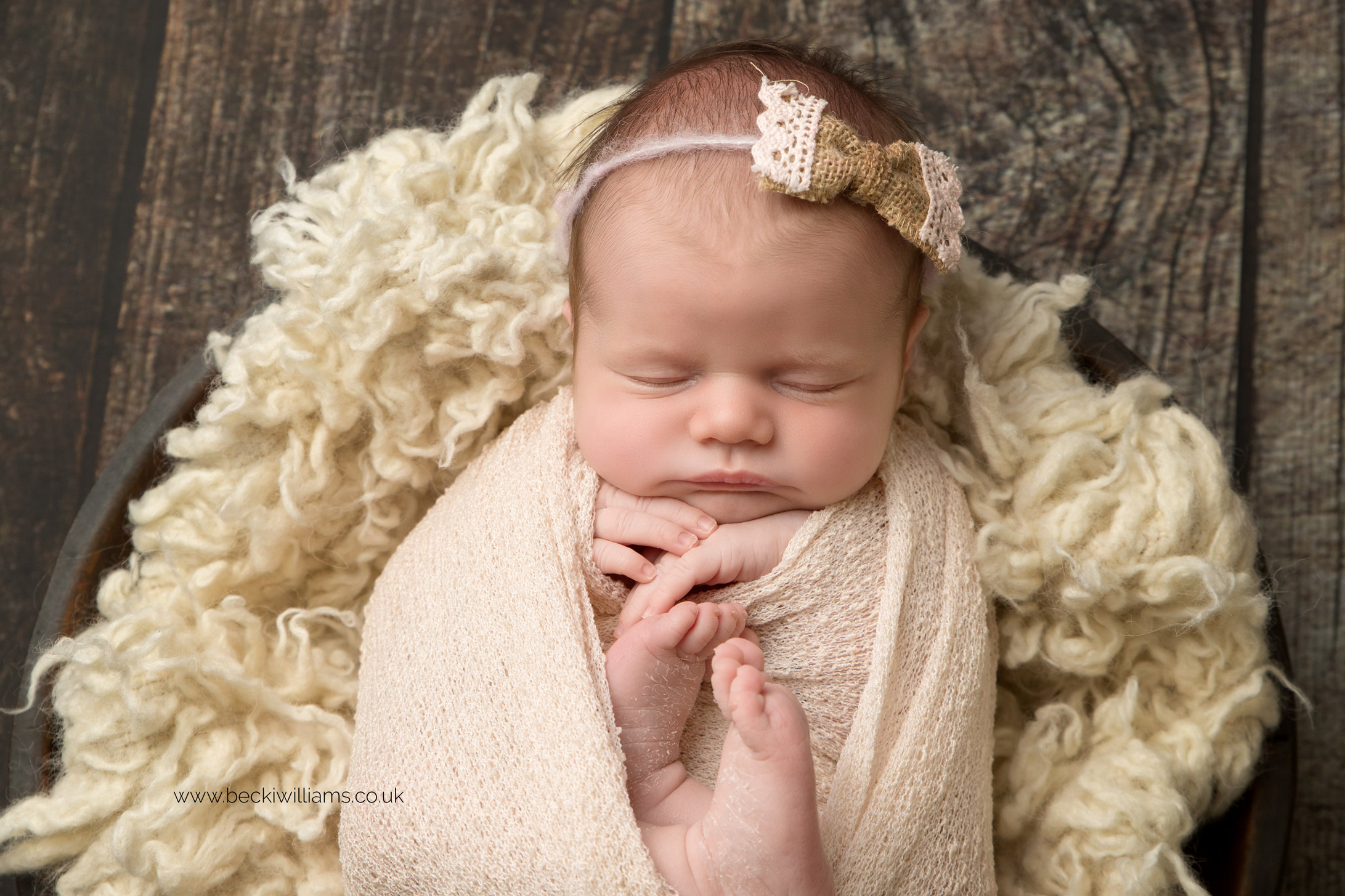 photographer-in-hemel-hempstead-newborn-baby-girl-asleep-10.jpg