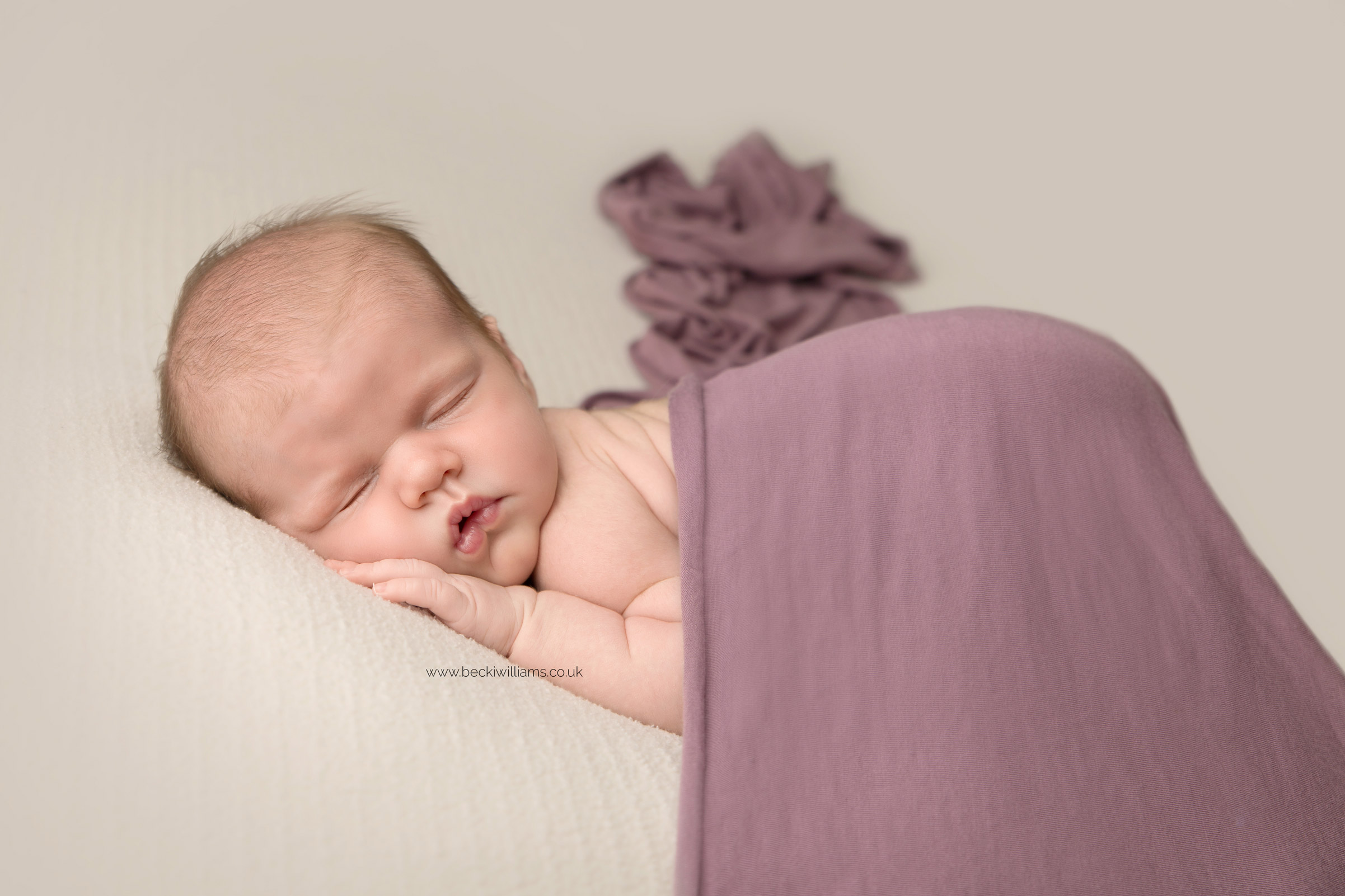 photographer-in-hemel-hempstead-newborn-baby-girl-asleep-22.jpg