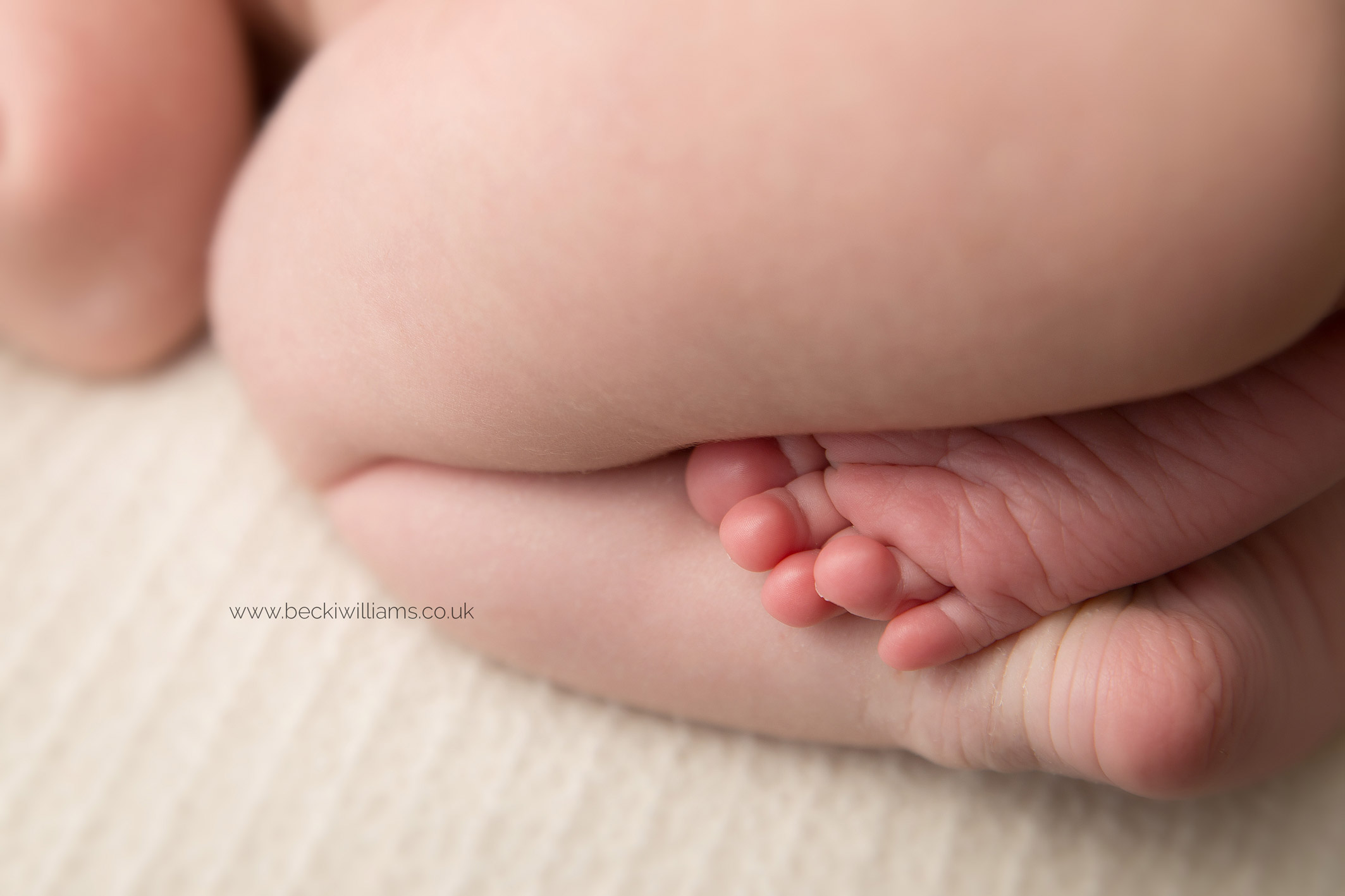 photographer-in-hemel-hempstead-newborn-baby-girl-asleep-19.jpg