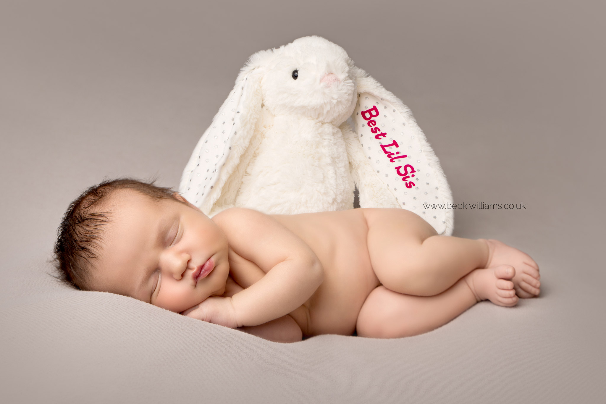 newborn-girl-portraits-hemel-hempstead-little-sister.jpg