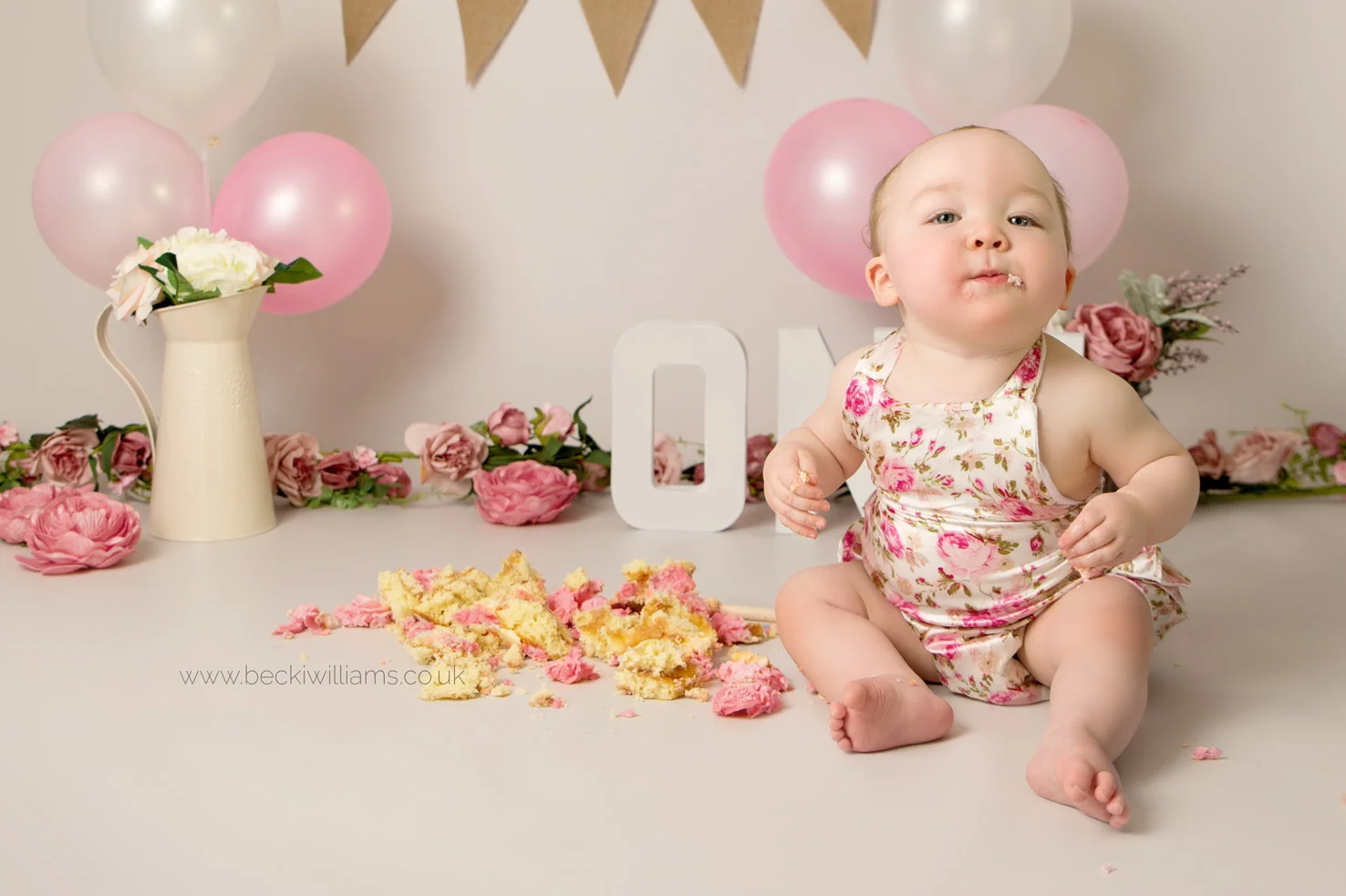 cake-smash-hemel-hempstead-pink-8.jpg