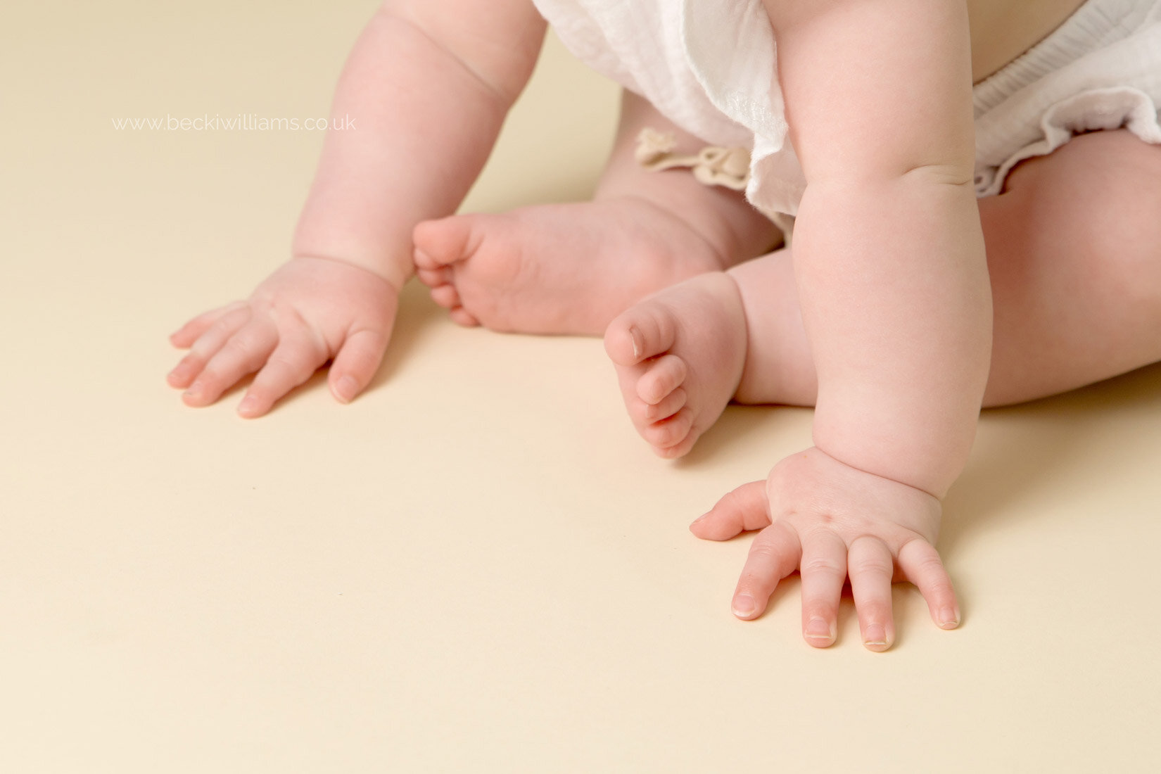 6-month-old-photo-shoot-hemel-hempstead-baby-toes-fingers.jpg