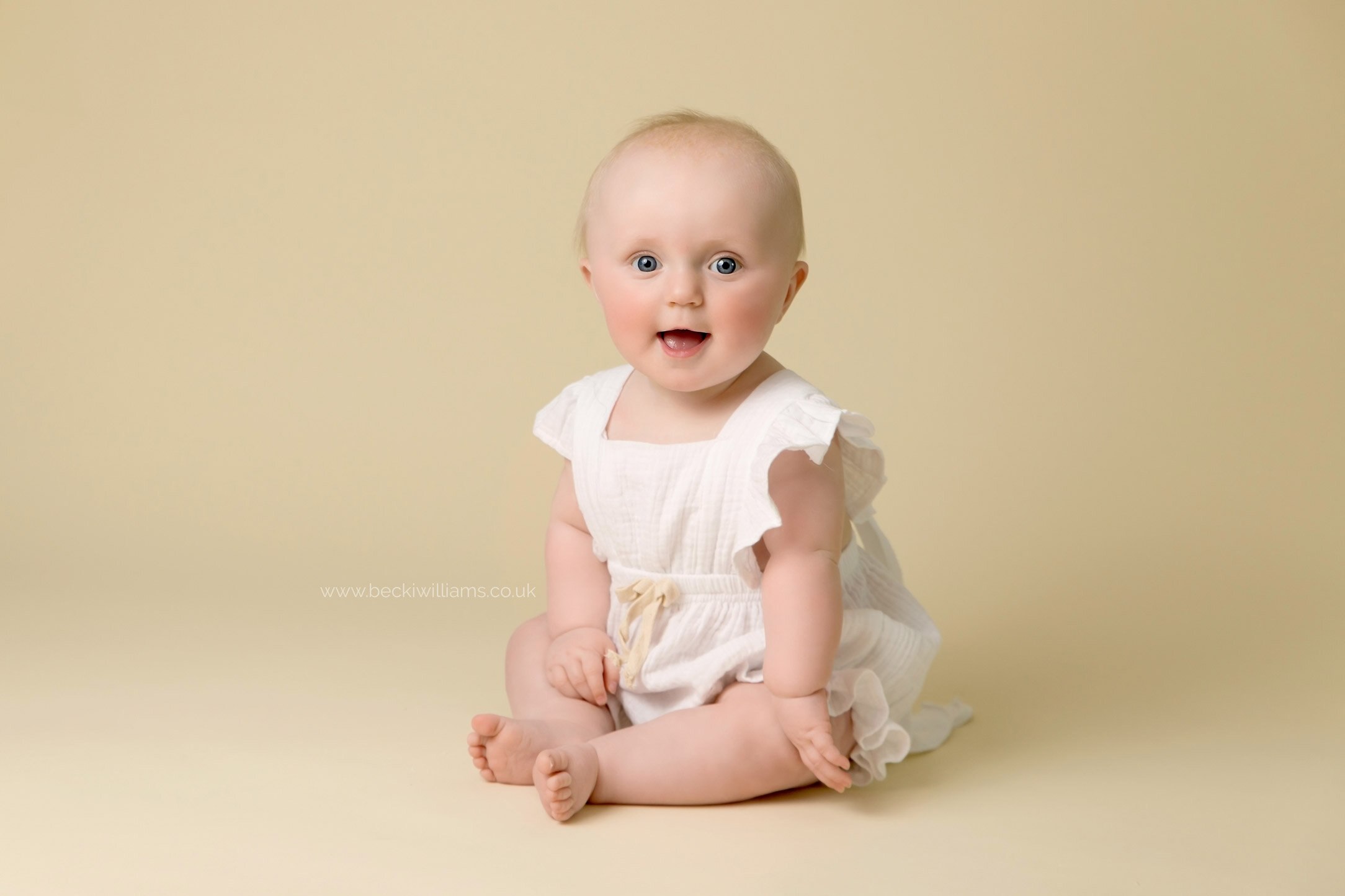 6-month-old-photo-shoot-hemel-hempstead-outfit-white-cream-neutral.jpg