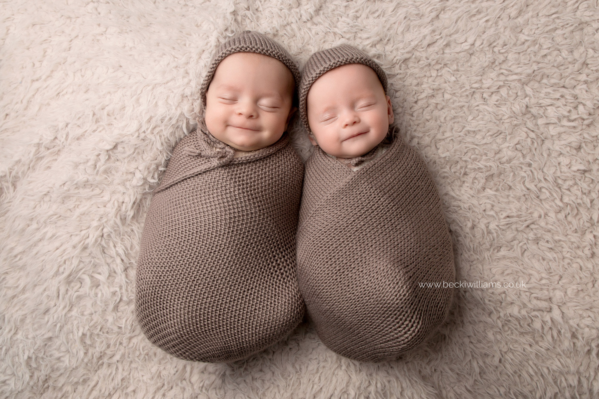 twin-newborn-photography-hemel-hempstead-wrapped.jpg