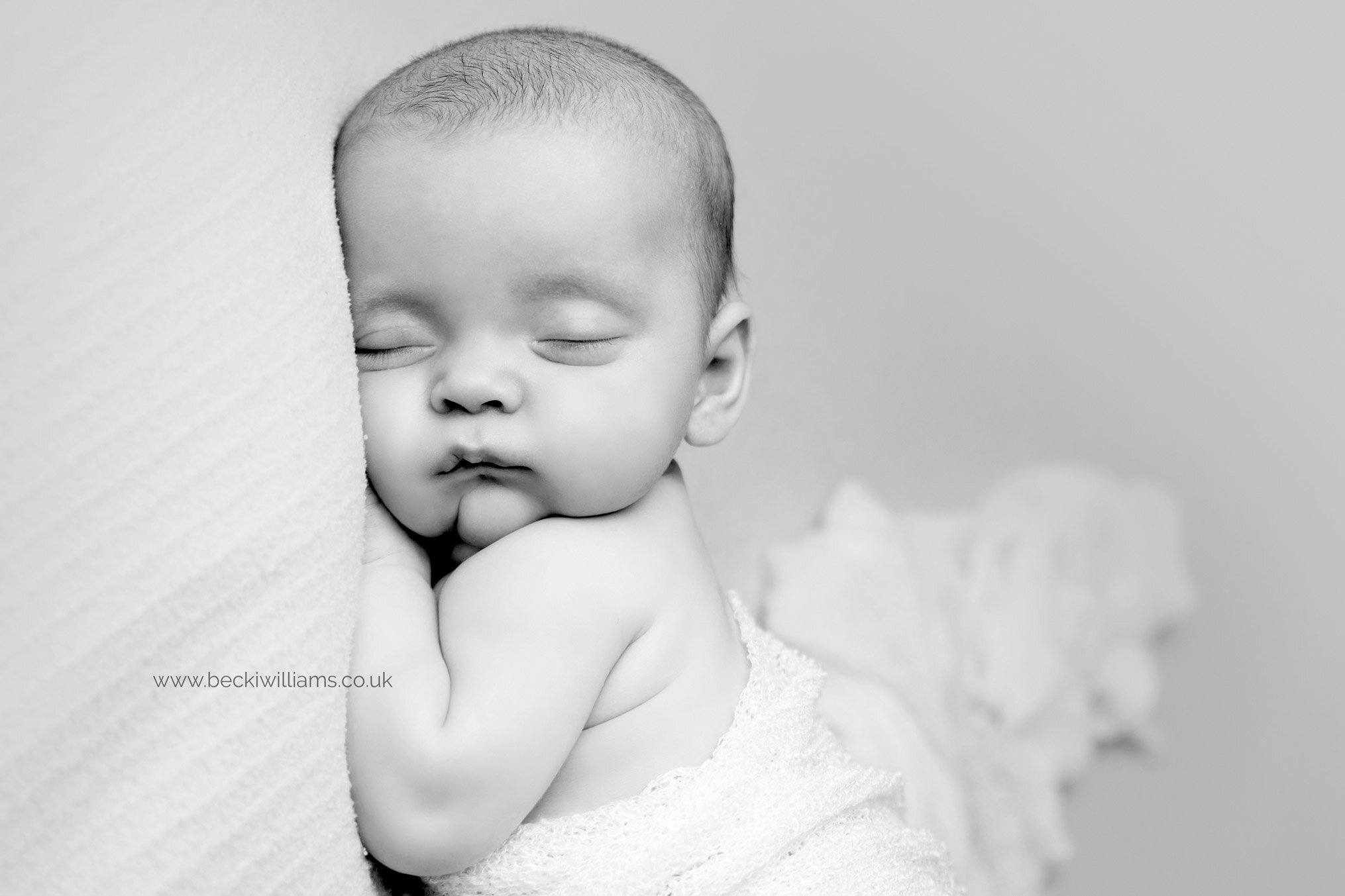 twin-newborn-photography-hemel-hempstead-black-and-white-studio-posed.jpg