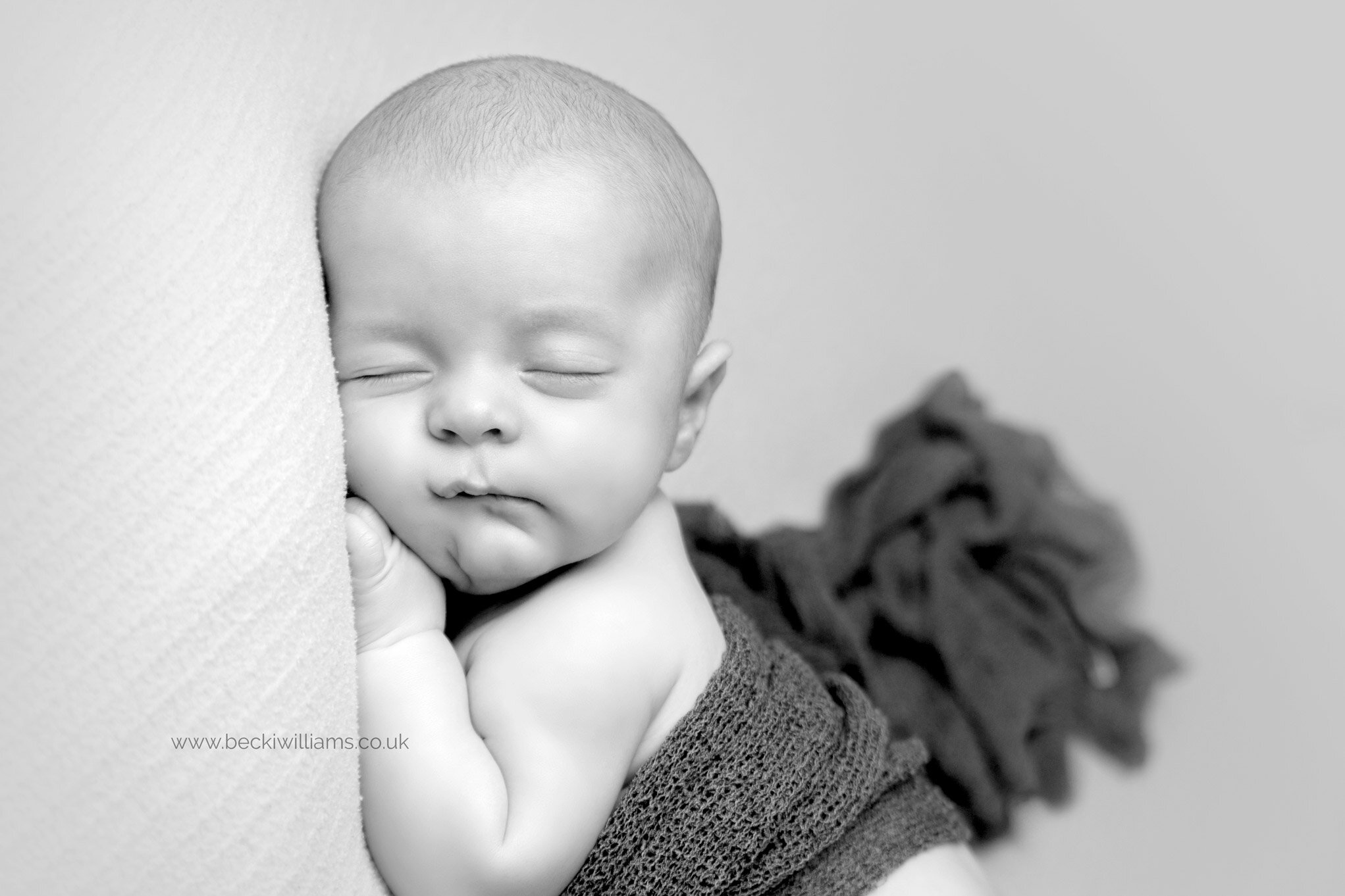 twin-newborn-photography-hemel-hempstead-black-and-white-sleeping.jpg