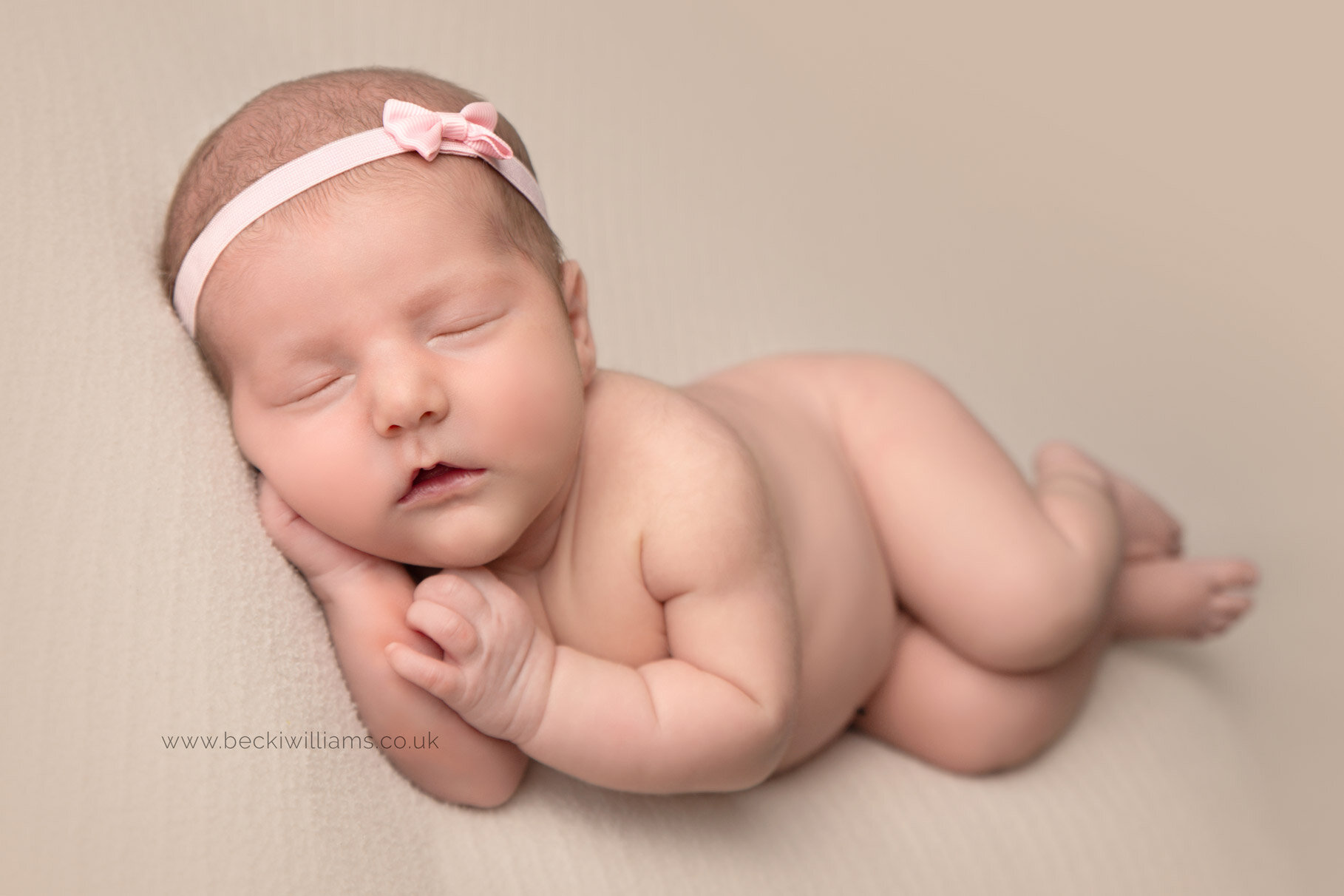 professional-baby-photos-hemel-hemptead-girl-studio-5.jpg