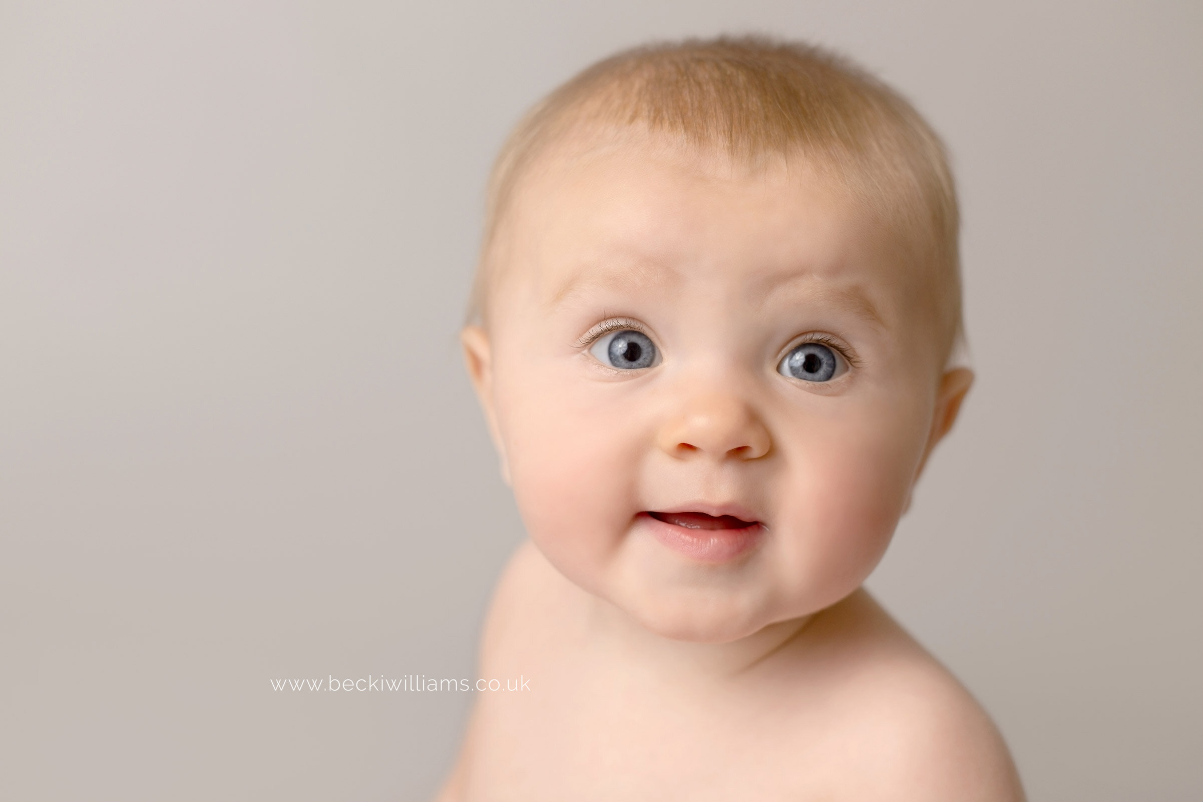 6-month-old-baby-photo-shoot-hemel-hempstead-cute-girl-natural-unposed.jpg