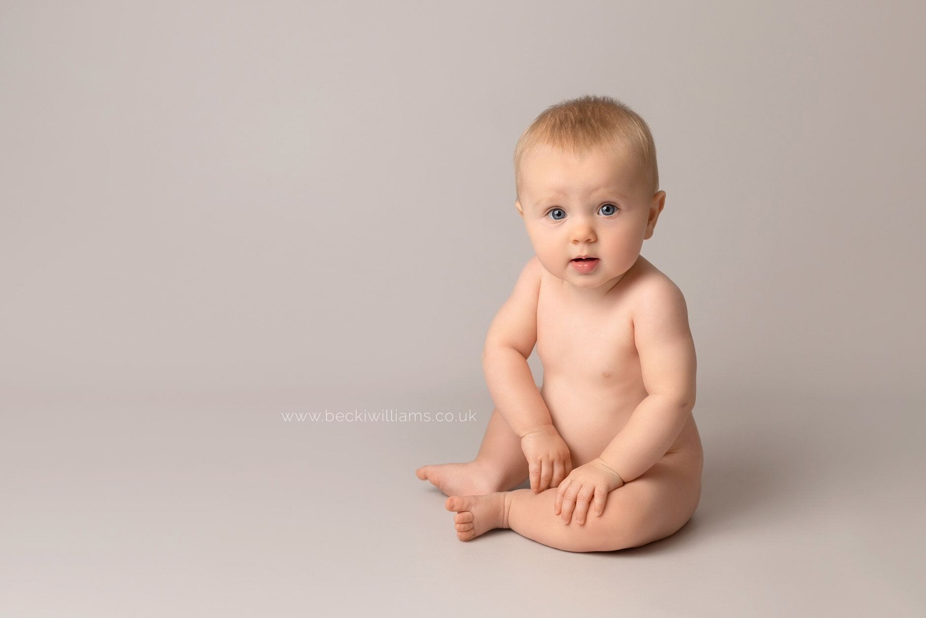 6-month-old-baby-photo-shoot-hemel-hempstead-natural-cute-girl-simple.jpg