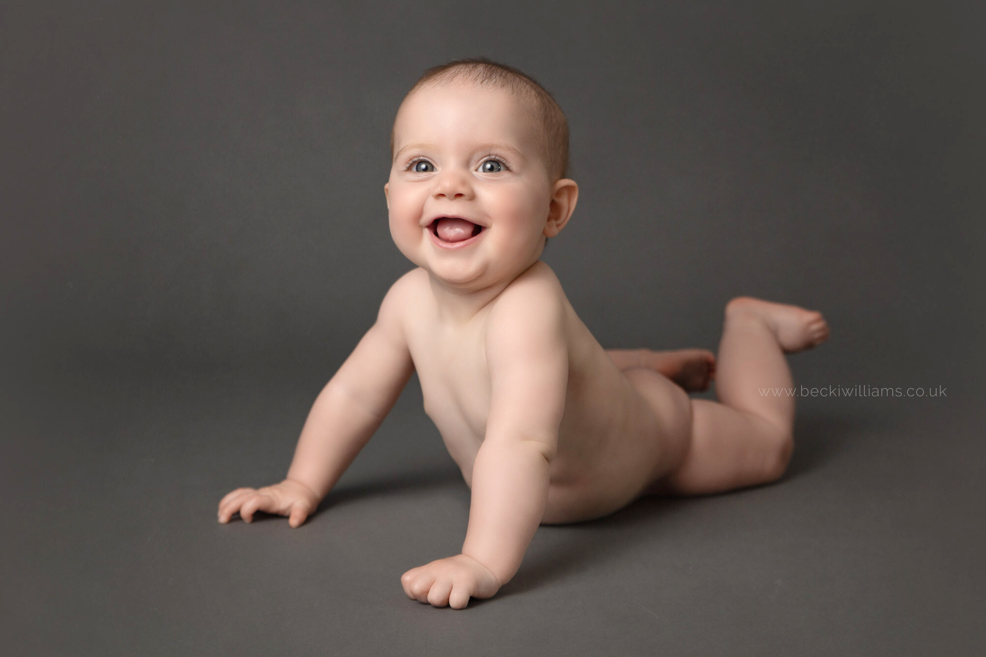 6-month-old-baby-photo-shoot-hemel-hempstead-tummy-fun-studio-Becki-williams-photography.jpg