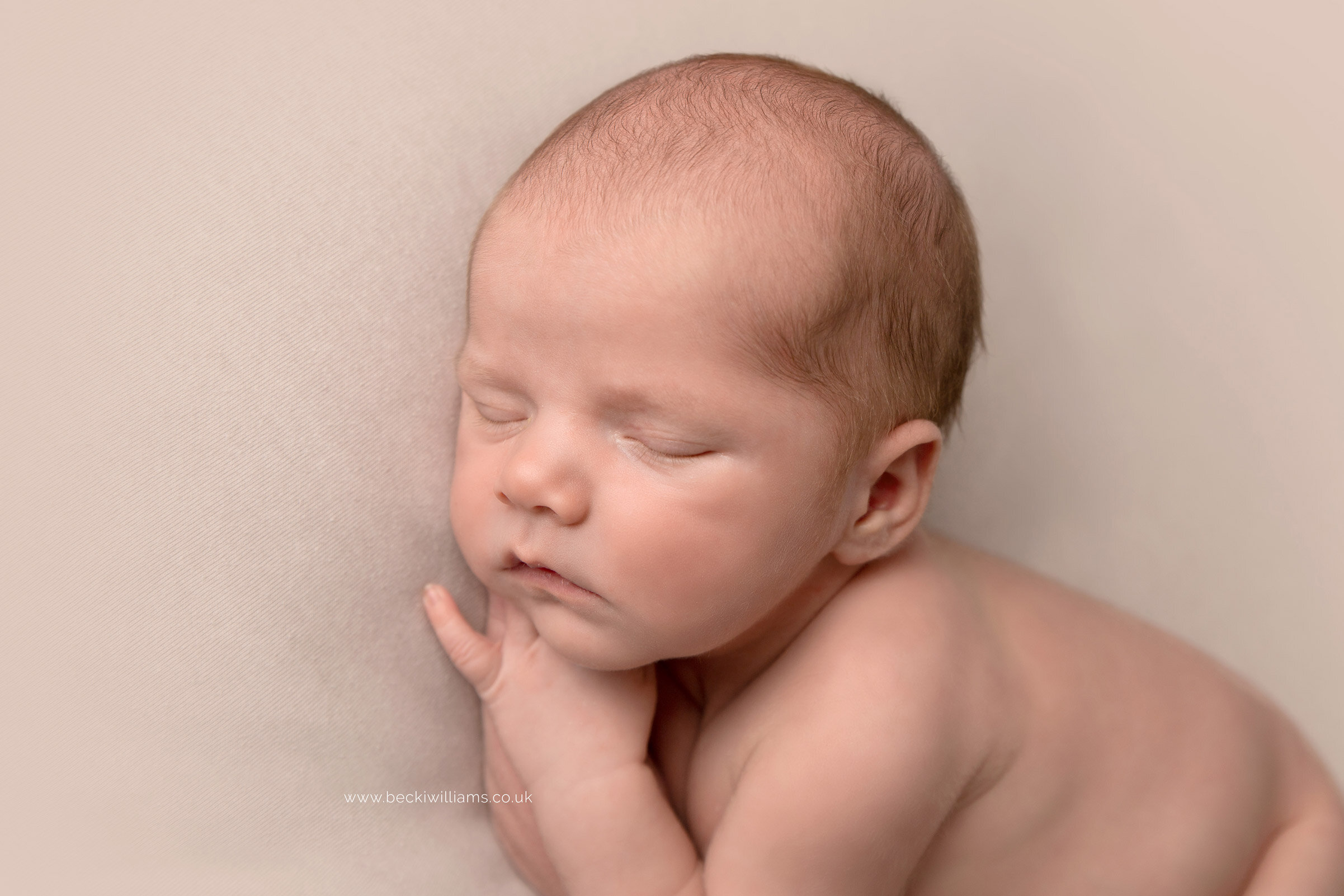 Luton-newborn-photography-studio-2.jpg