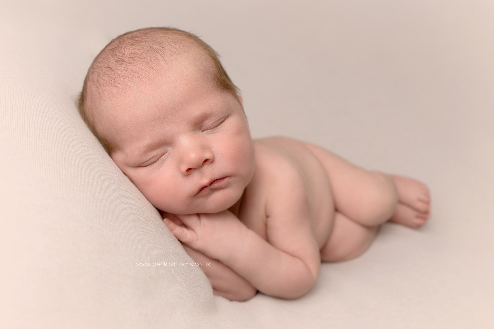 Luton-newborn-photography-studio-5.jpg