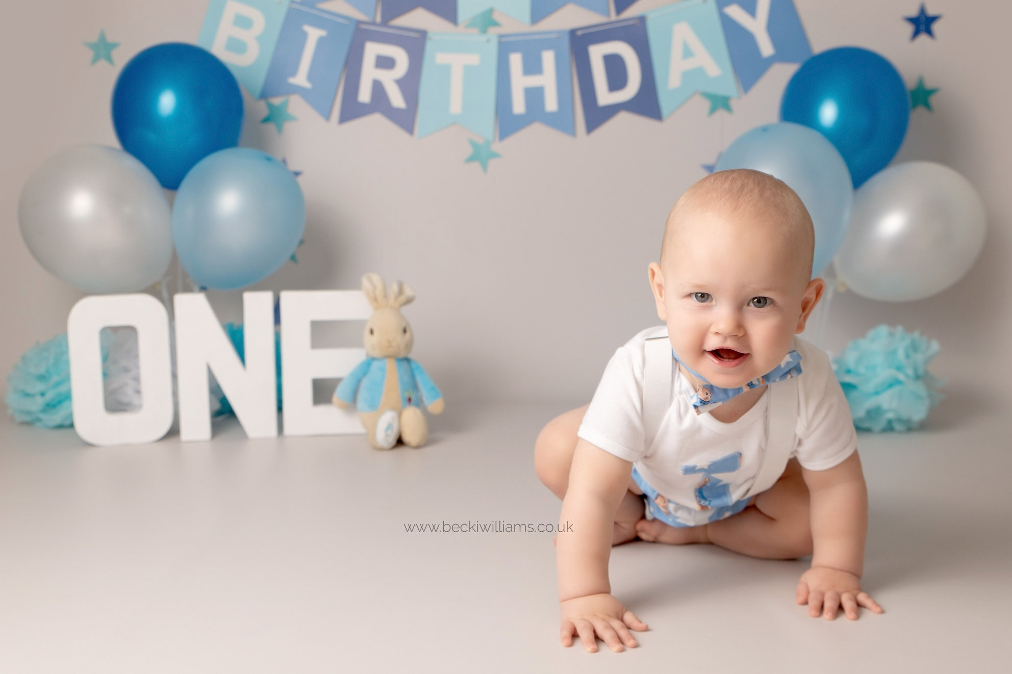 hemel-hempstead-cake-smash-1-year-old-boy-blue-1.jpg