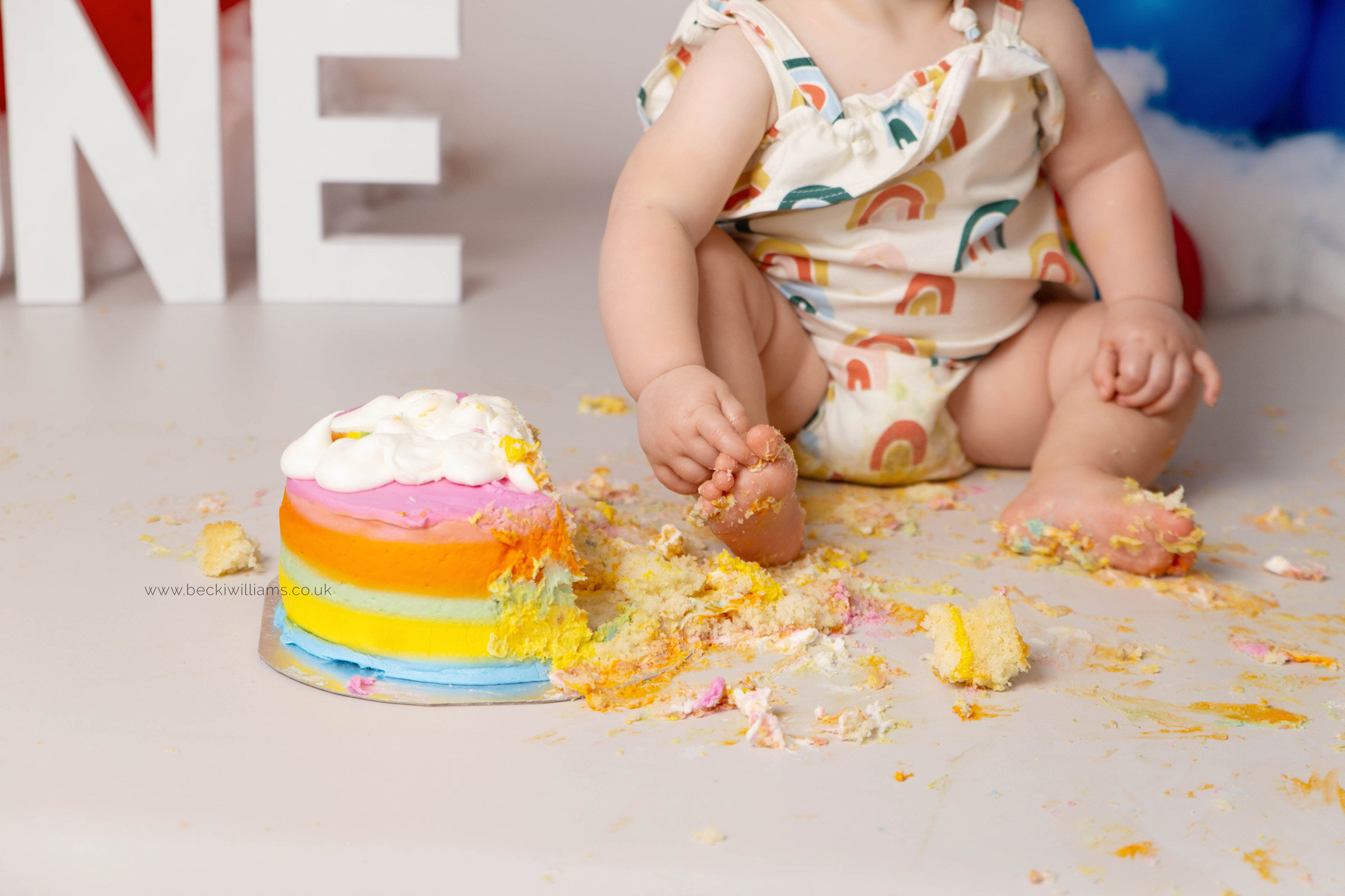 cake-smash-photo-shoot-hemel-hempstead-1-year-old-birthday-fun-colourful.jpg